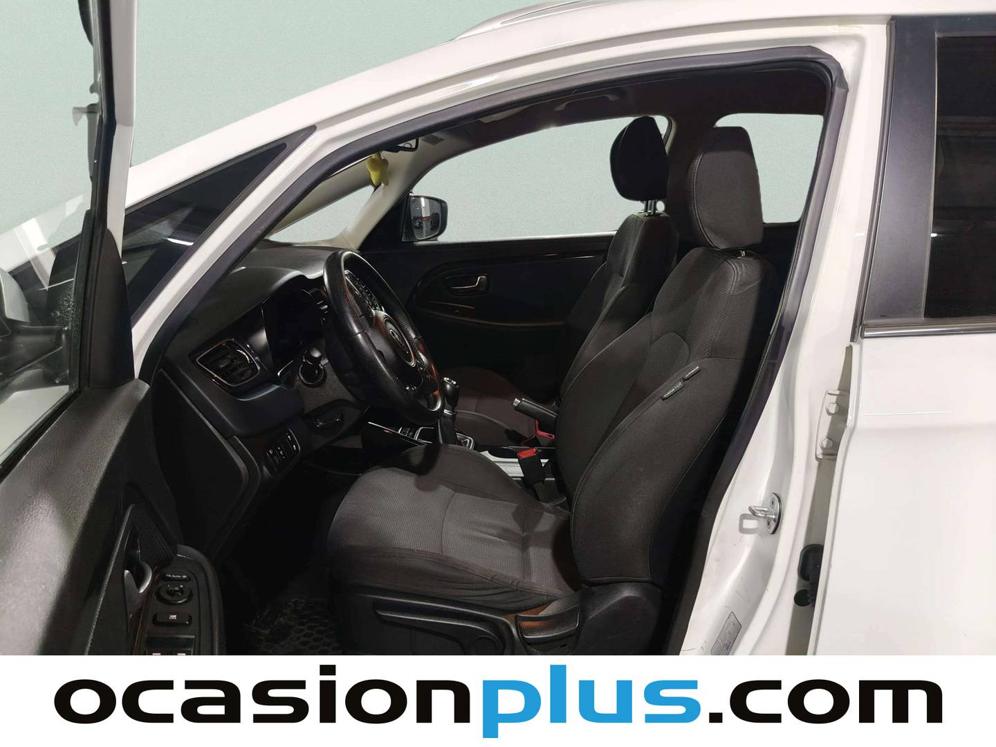 Foto asientos delanteros KIA Carens KIA Carens 1.7 CRDi VGT Eco-Dynam x-Tech (115 CV)