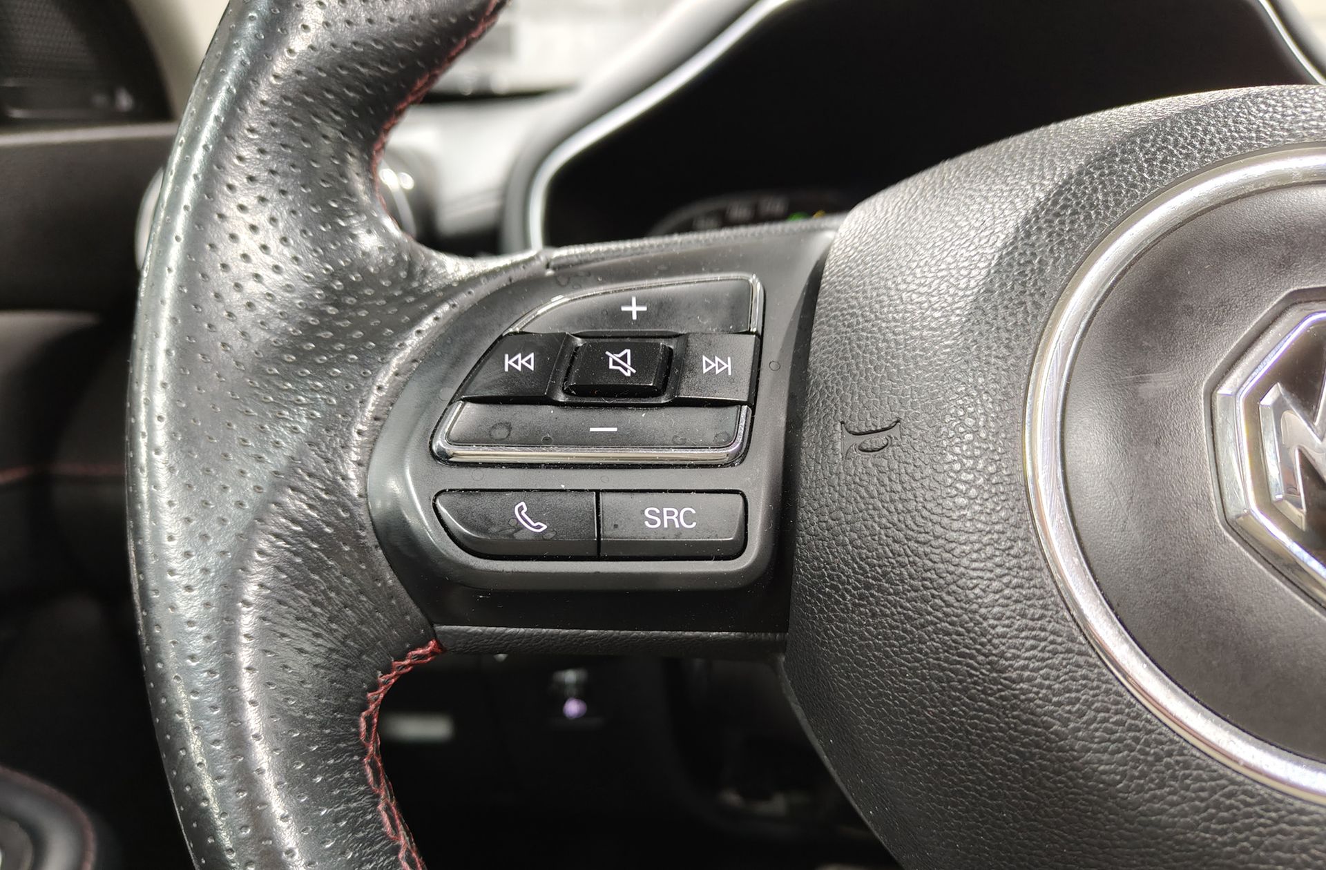 MG HS 1.5 Turbo GDI Luxury DCT - foto 31