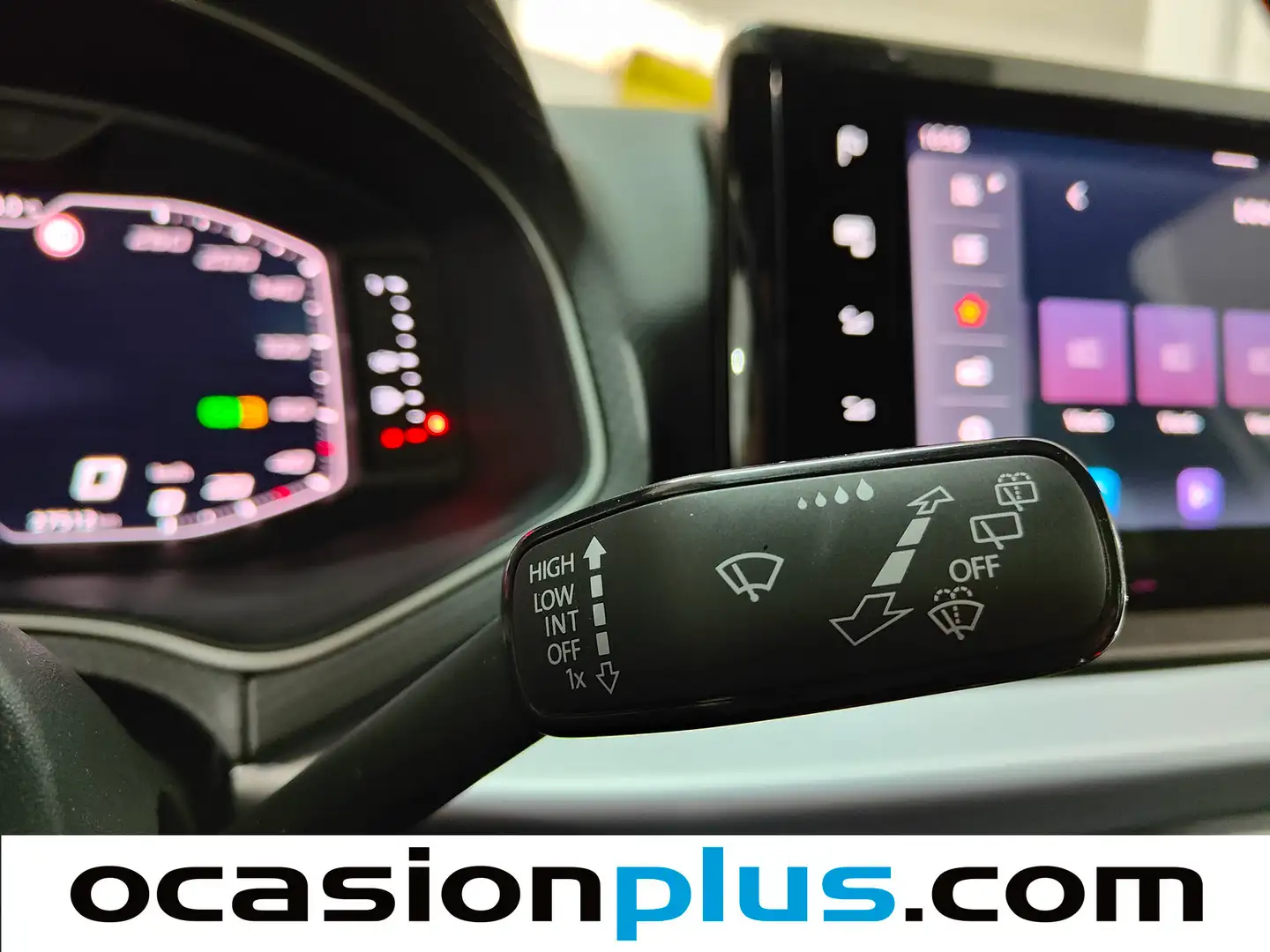 Foto Seat Arona SEAT Arona 1.5 TSI FR XL DSG (150 CV)