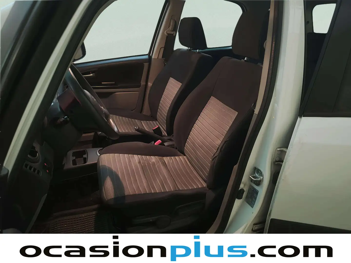 Foto Suzuki SX4 Suzuki SX4 1.6 GL 2WD (120 CV)