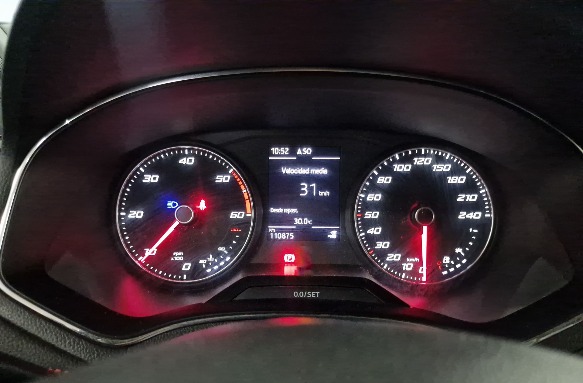 SEAT Arona 1.6 TDI Ecomotive FR - foto 28
