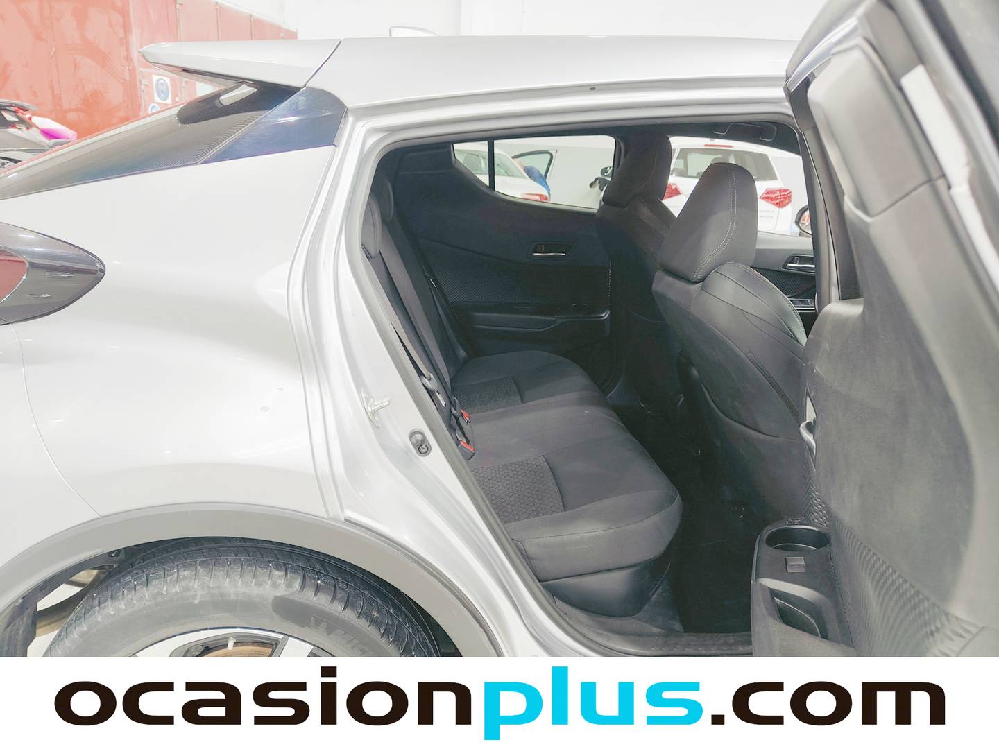 Foto Toyota C-HR Toyota C-HR 1.8 125H Advance (122 CV)