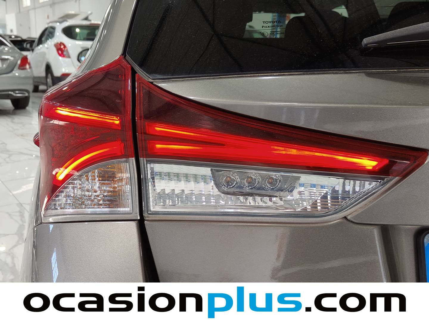 Foto Toyota Auris Toyota Auris 140H Hybrid Touring Sports Feel! Edition (136 CV)