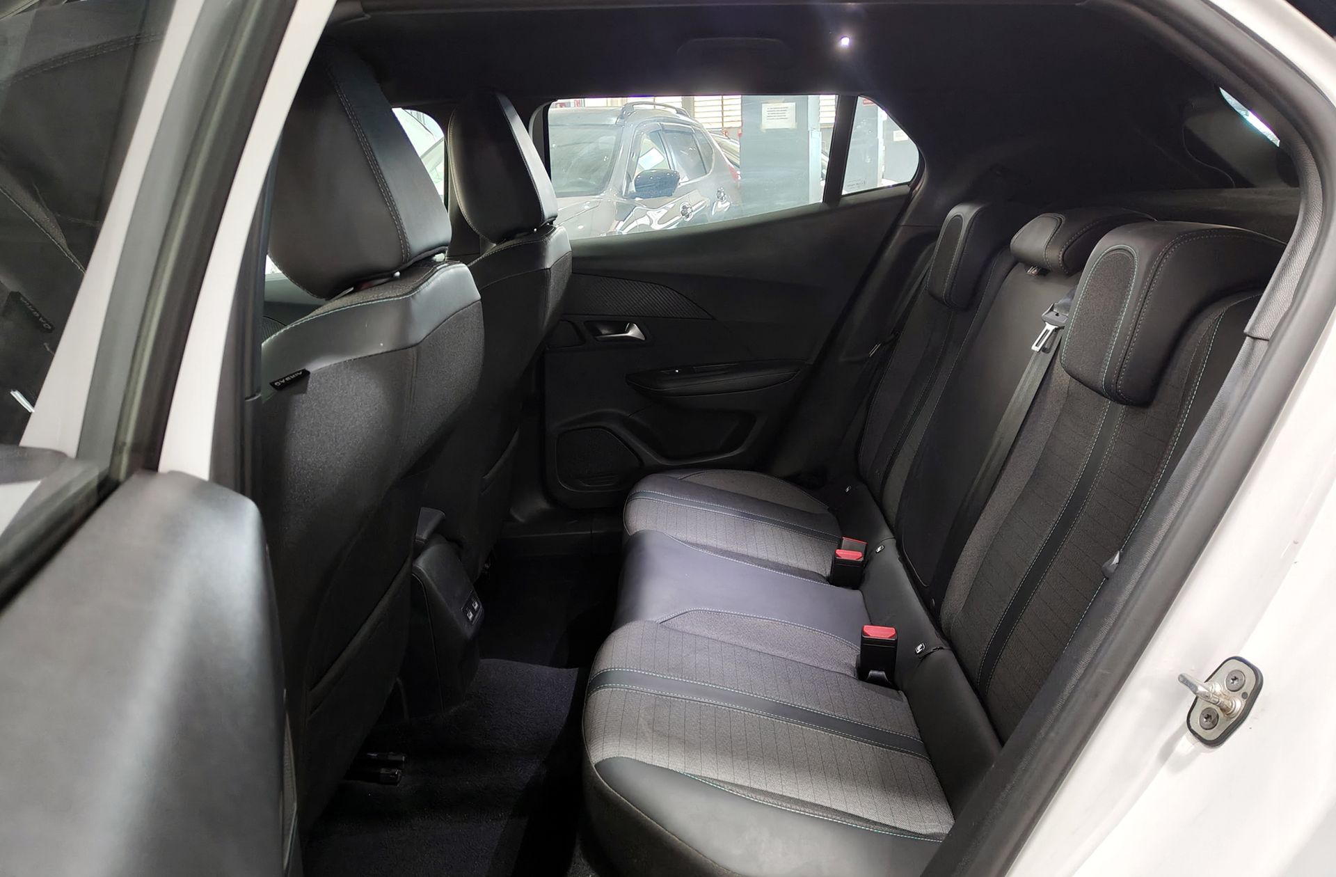 Peugeot 2008 PureTech 100 Allure - foto 11