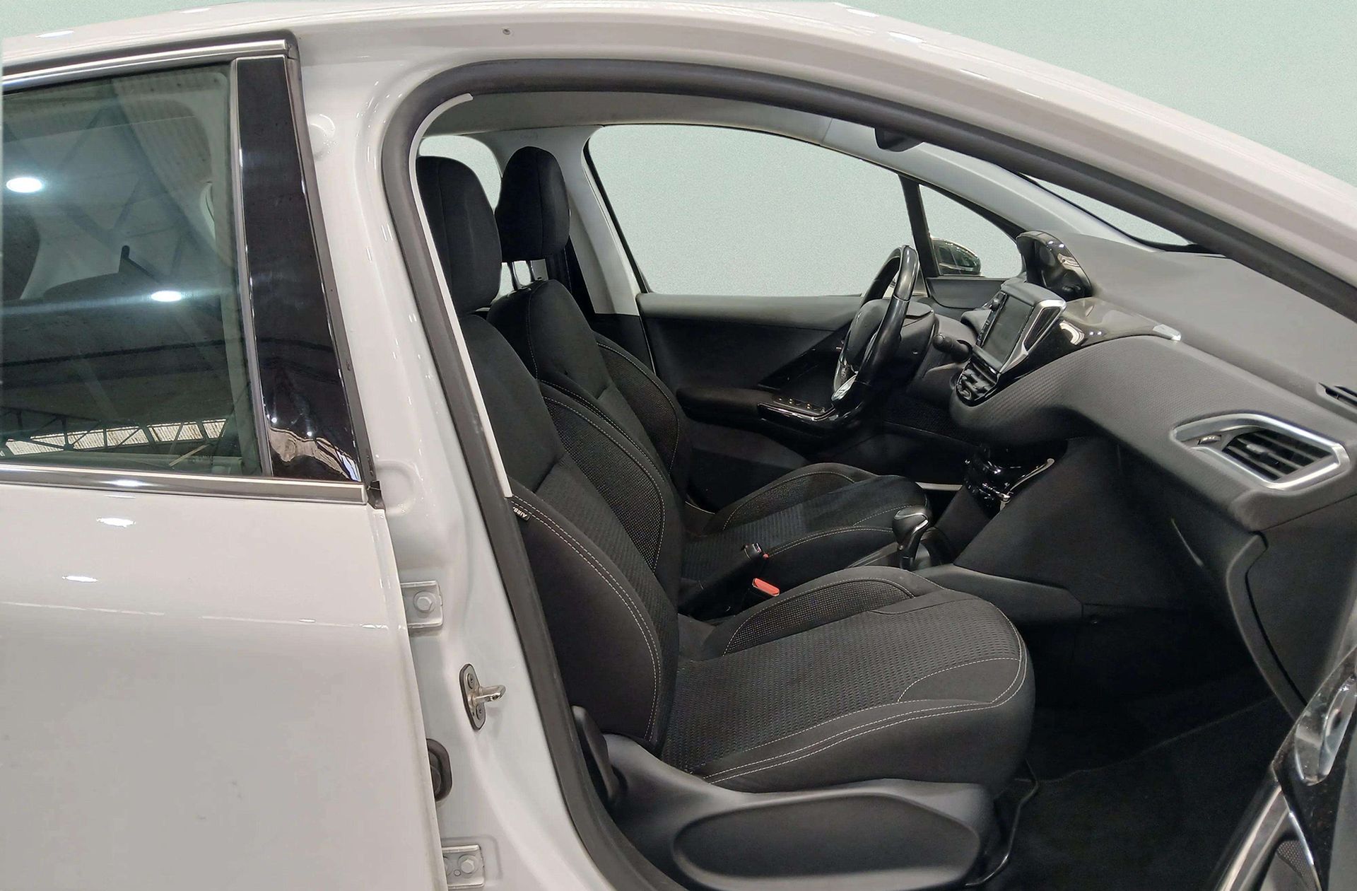 Peugeot 208 PureTech 110 Allure EAT6 - foto 16