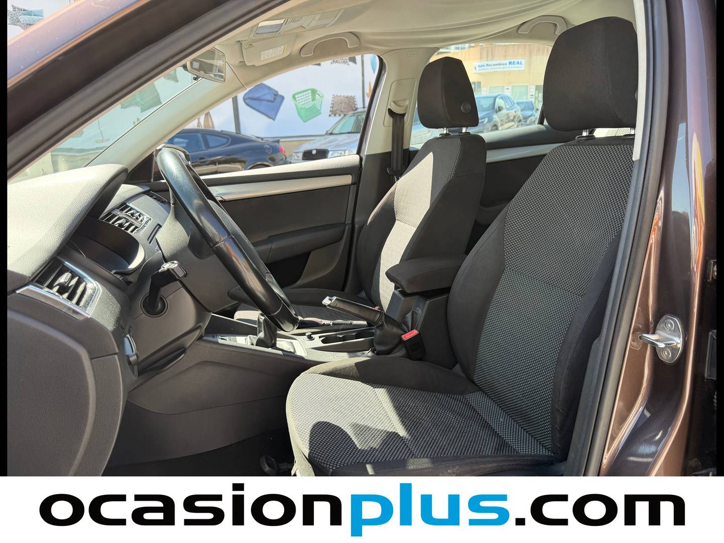 Foto asientos delanteros Skoda Octavia Skoda Octavia 1.6 TDI CR Ambition (105 CV)