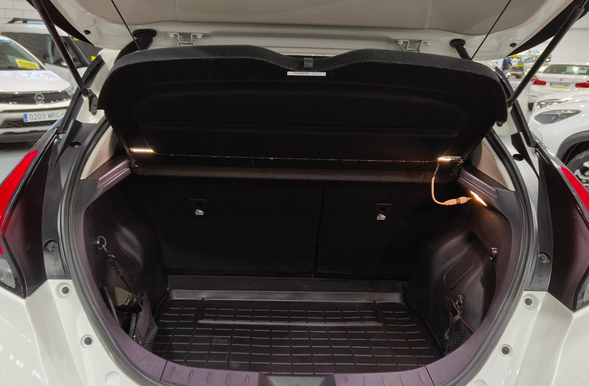 Nissan Leaf 40kWh N-Connecta Bitono - foto 17