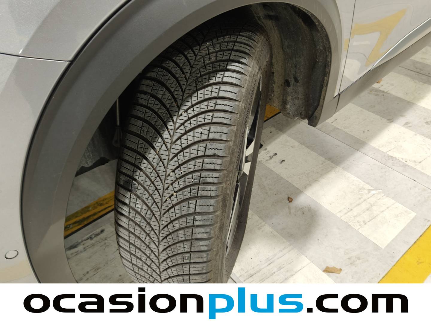 Foto Peugeot 2008 Peugeot 2008 Allure Hybrid eDCS6 (145 CV)