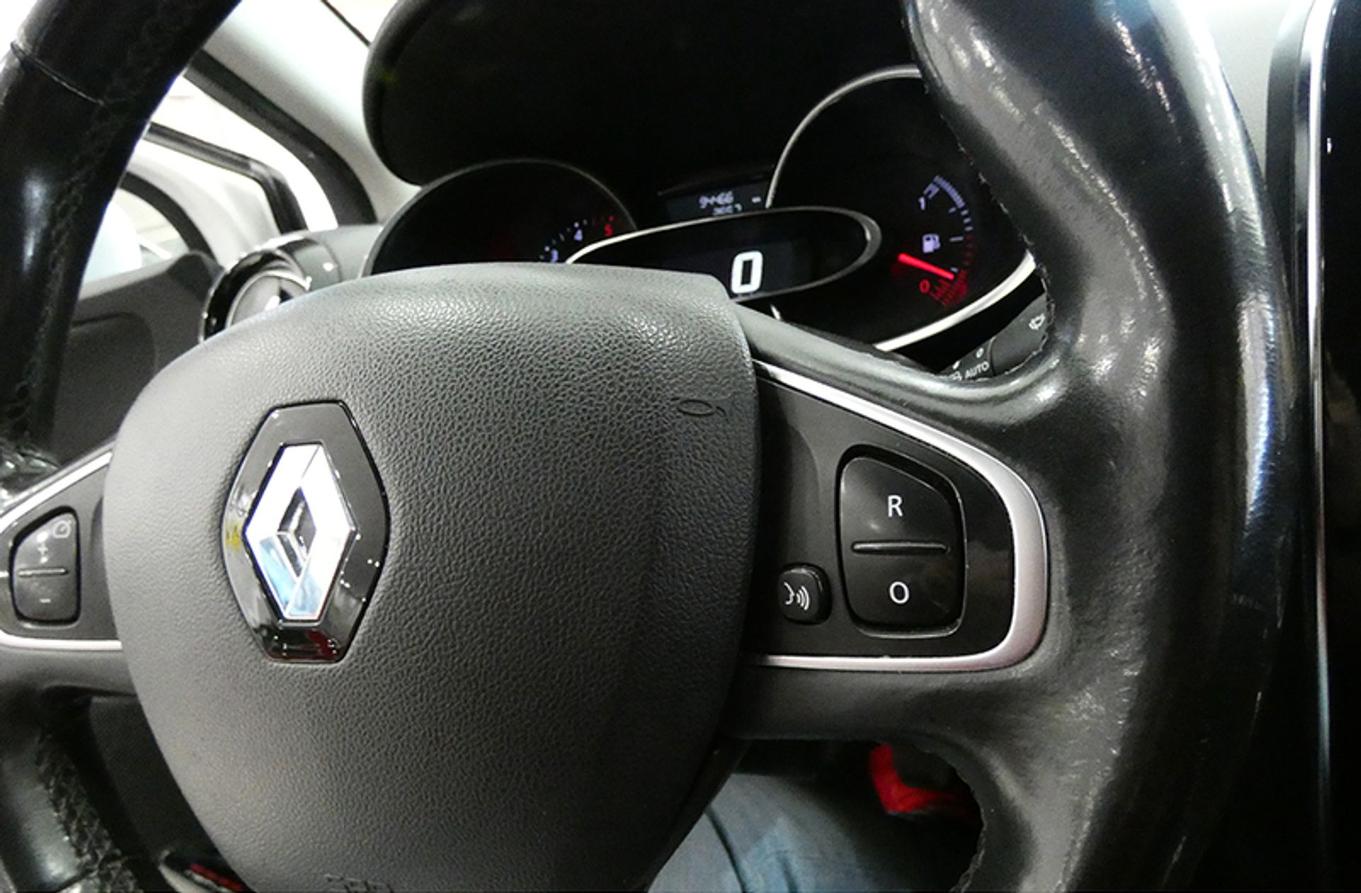 Renault Clio Zen Energy dCi - foto 31