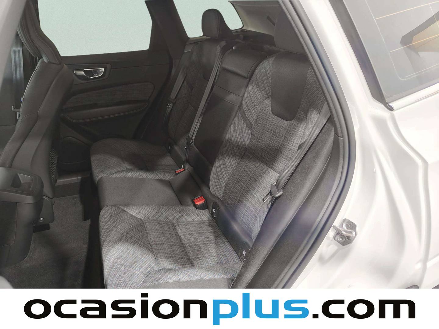 Foto asientos traseros Volvo XC60 Volvo XC60 B4 D Momentum Auto (197 CV)