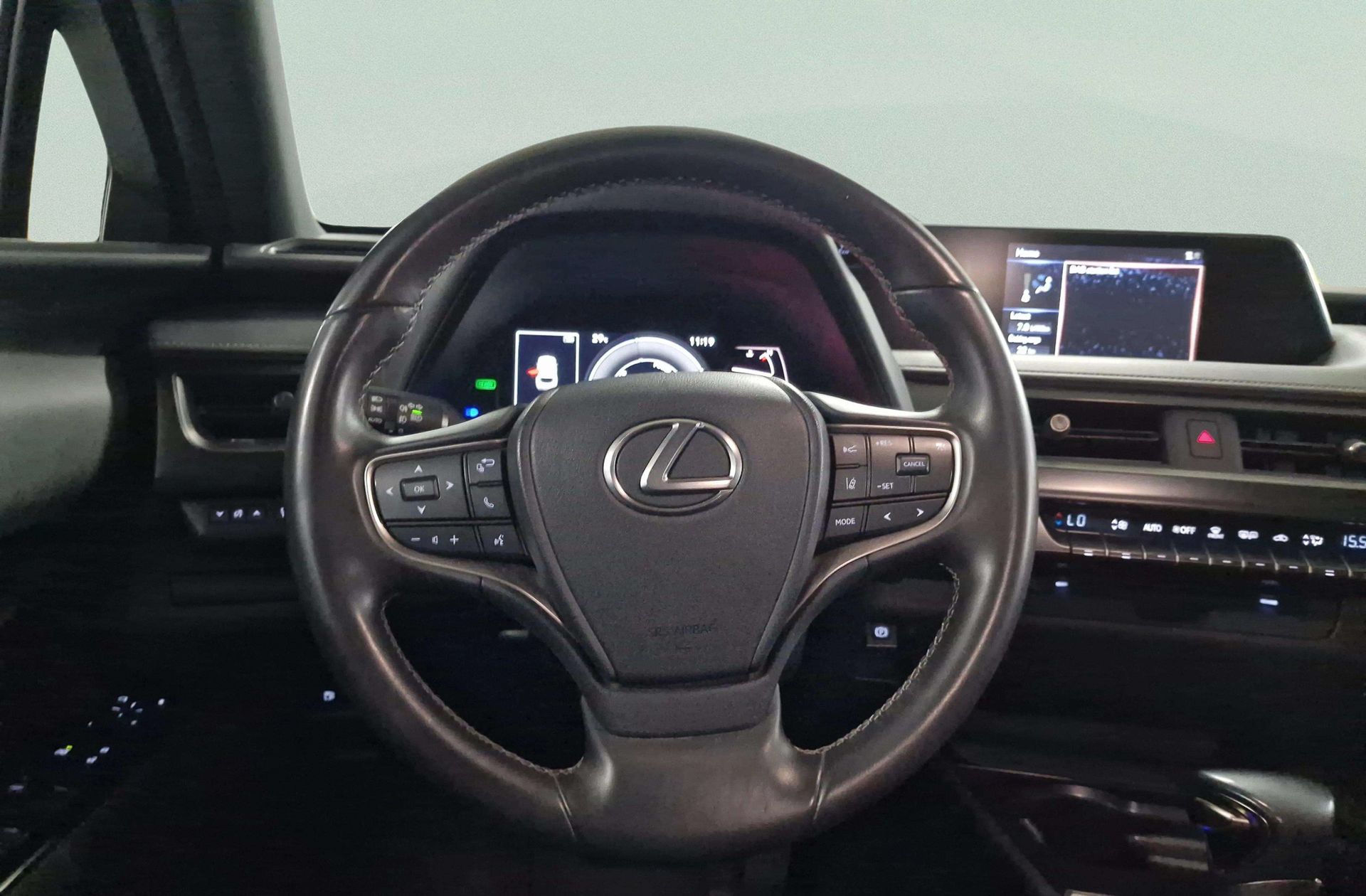 Lexus UX 250h Business 2WD - foto 23