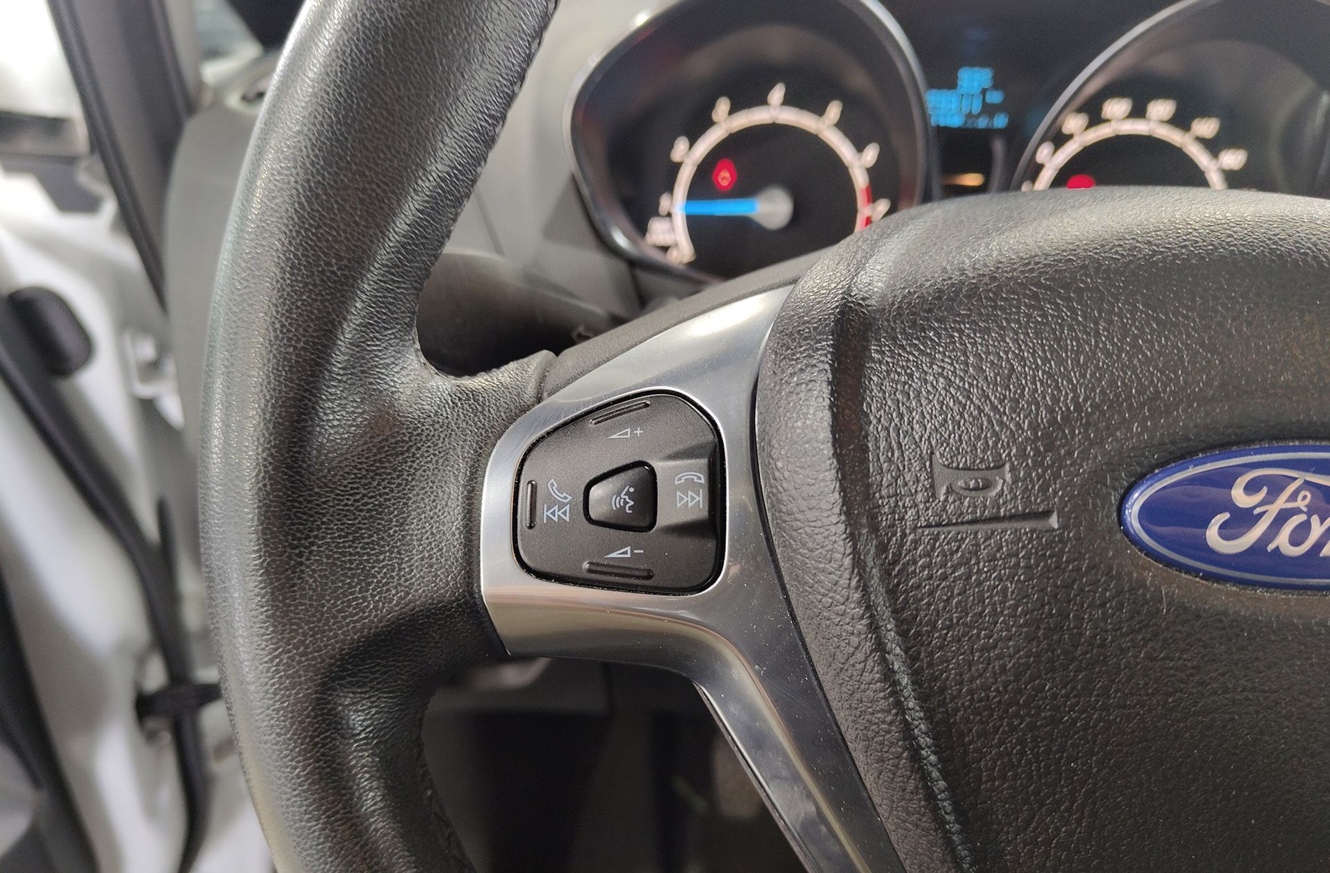 Ford B-Max 1.0 EcoBoost Trend - foto 24