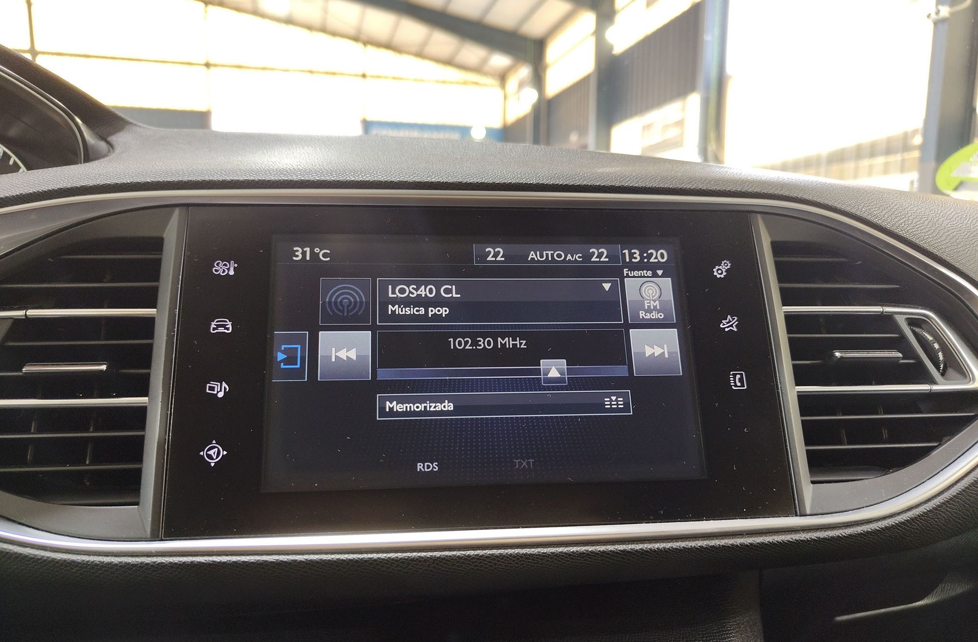 Peugeot 308 SW 2.0 BlueHDi Allure EAT6 - foto 30