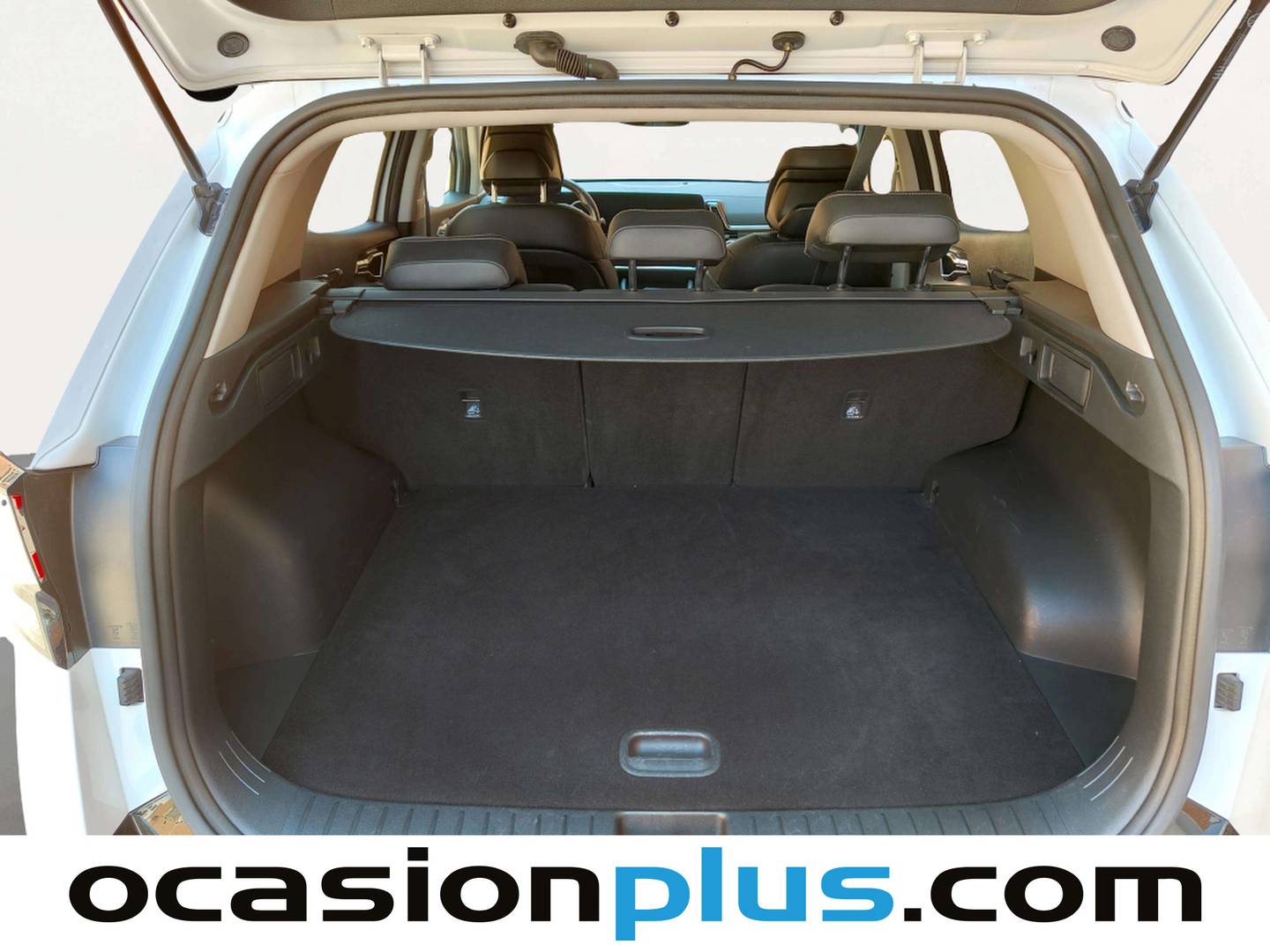 Fotos maletero KIA Sportage KIA Sportage 1.6 T-GDi HEV Tech 4x2 Auto (230 CV)