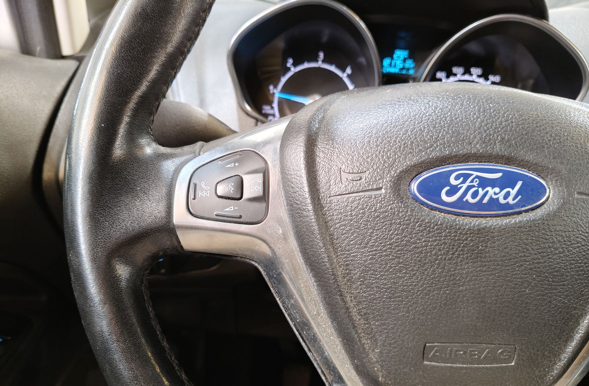 Ford EcoSport 1.5 TDCi Trend - foto 24