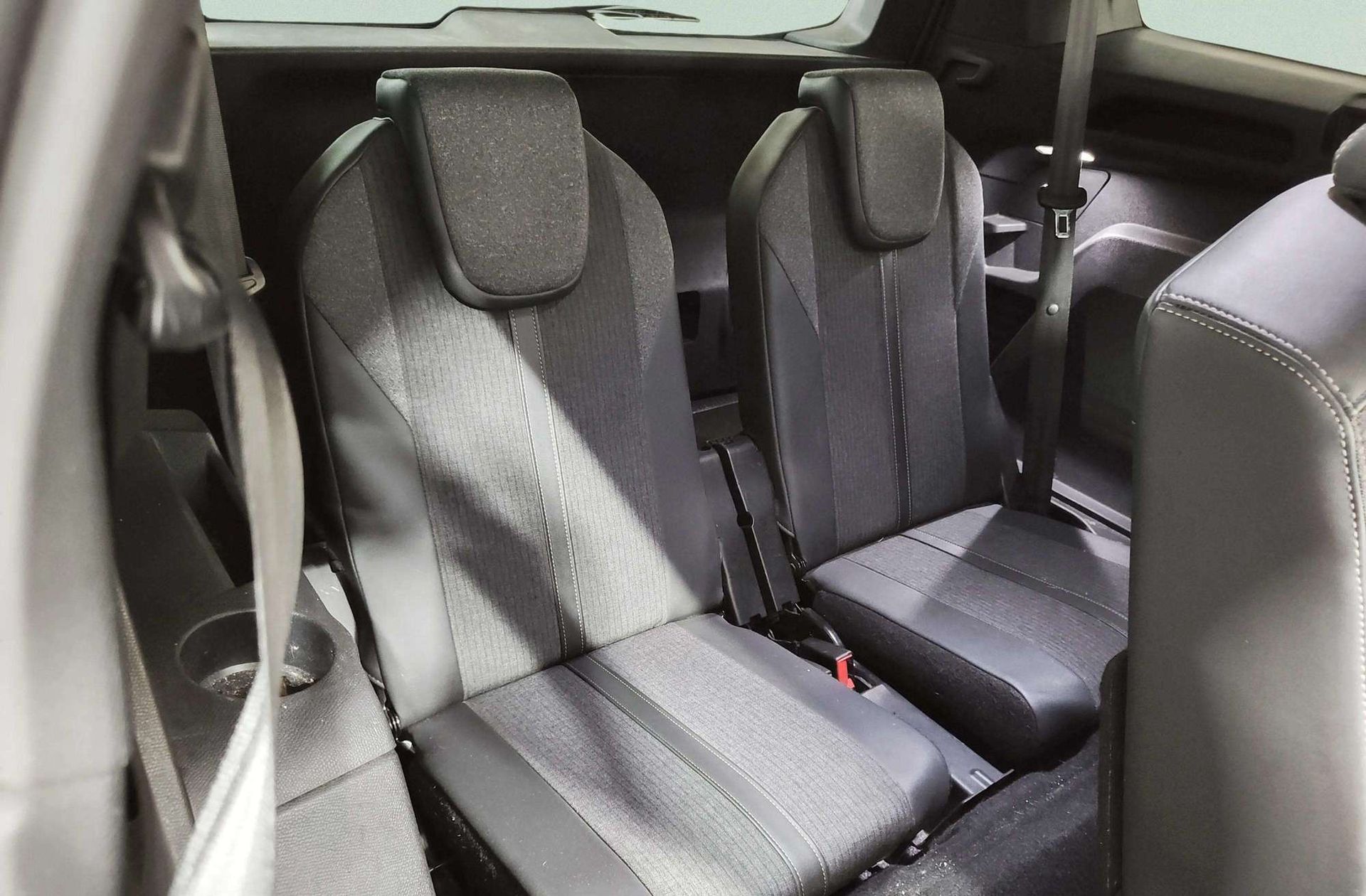 Peugeot 5008 PureTech 180 GT Line EAT8 7 plazas - foto 26