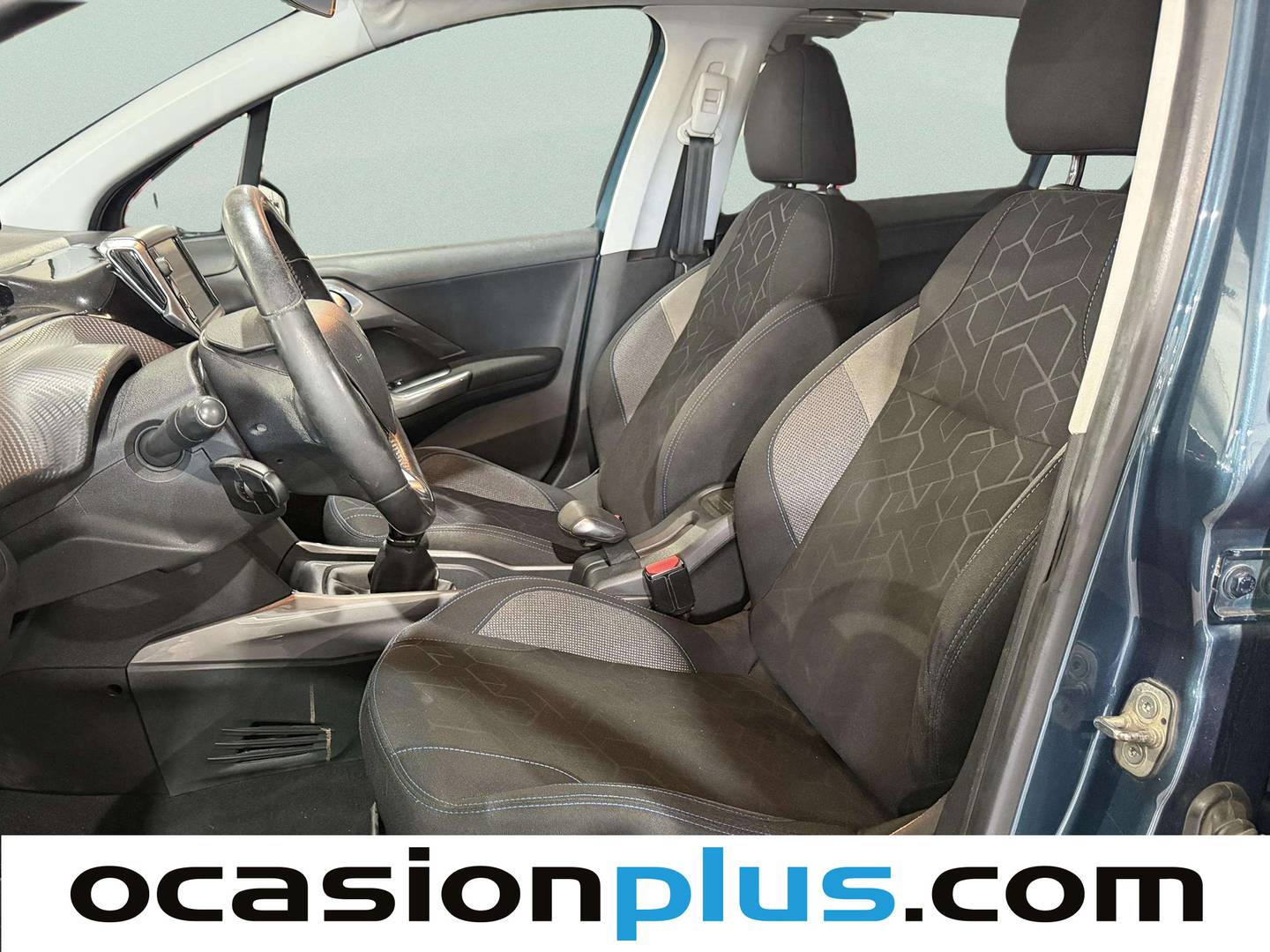 Foto asientos delanteros Peugeot 2008 Peugeot 2008 BlueHDi 100 Style (100 CV)
