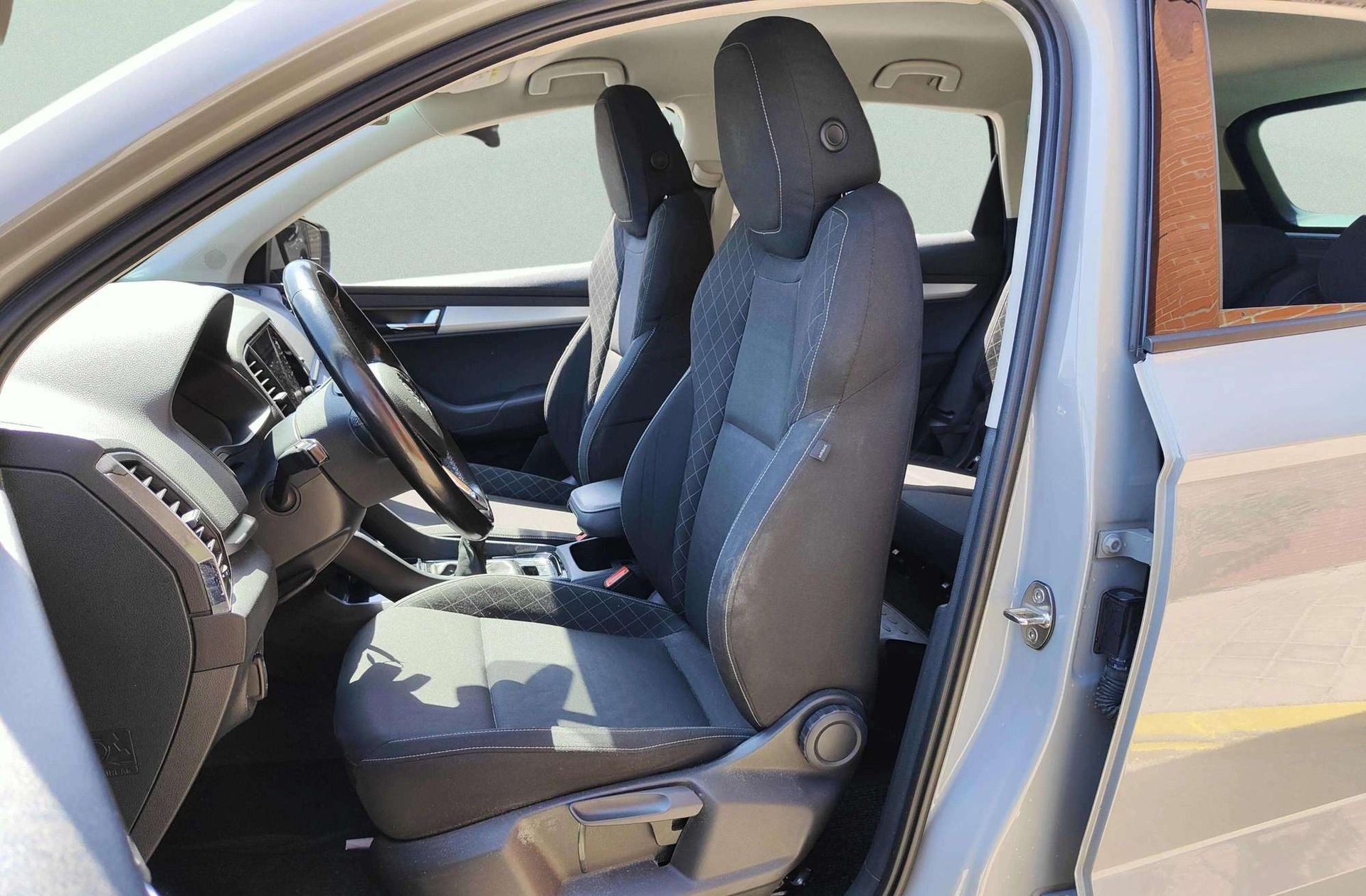 Škoda Karoq 1.6 TDI Ambition - foto 10