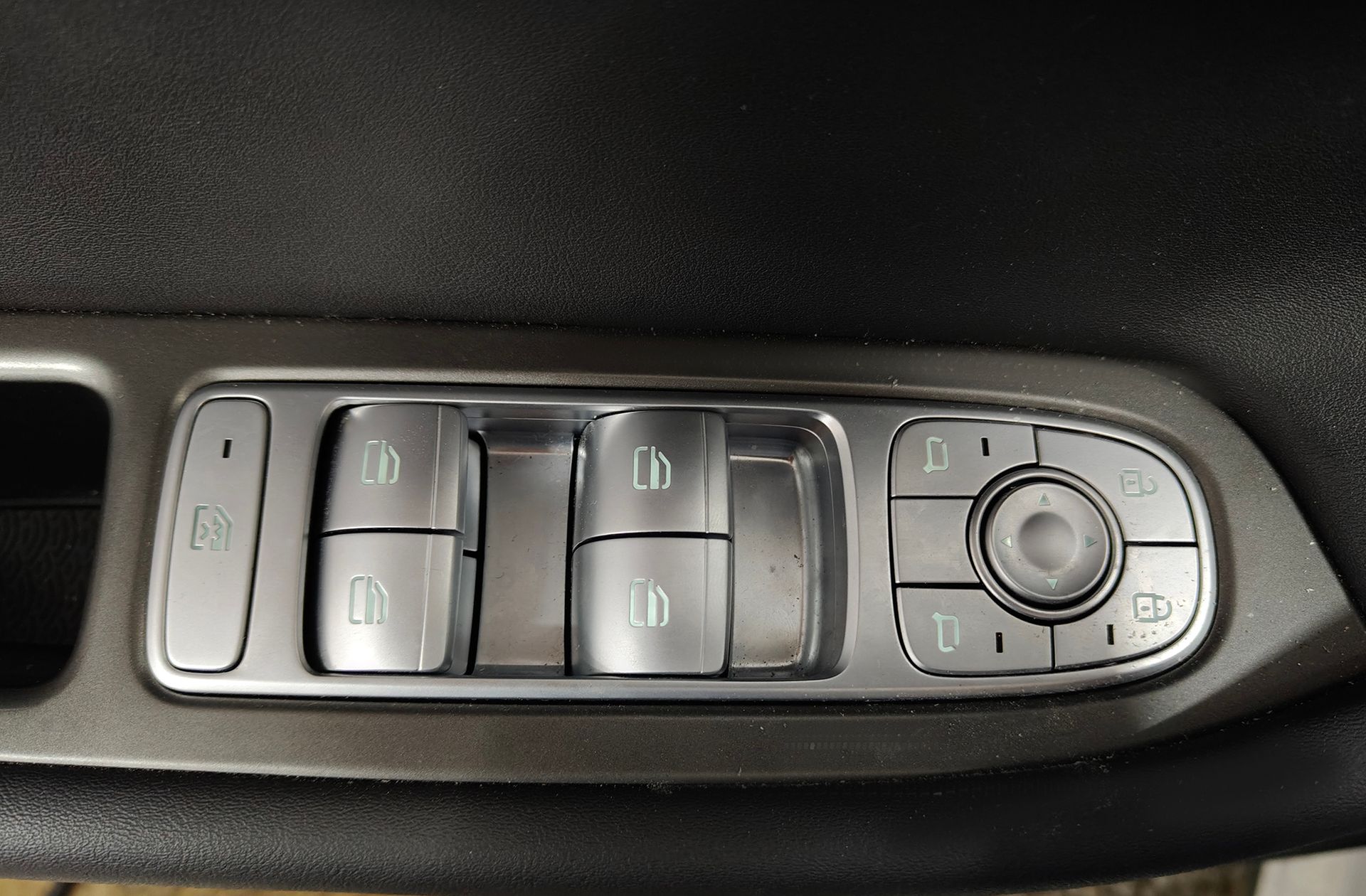 Ebro s700 1.6 T-GDi Comfort DCT - foto 32
