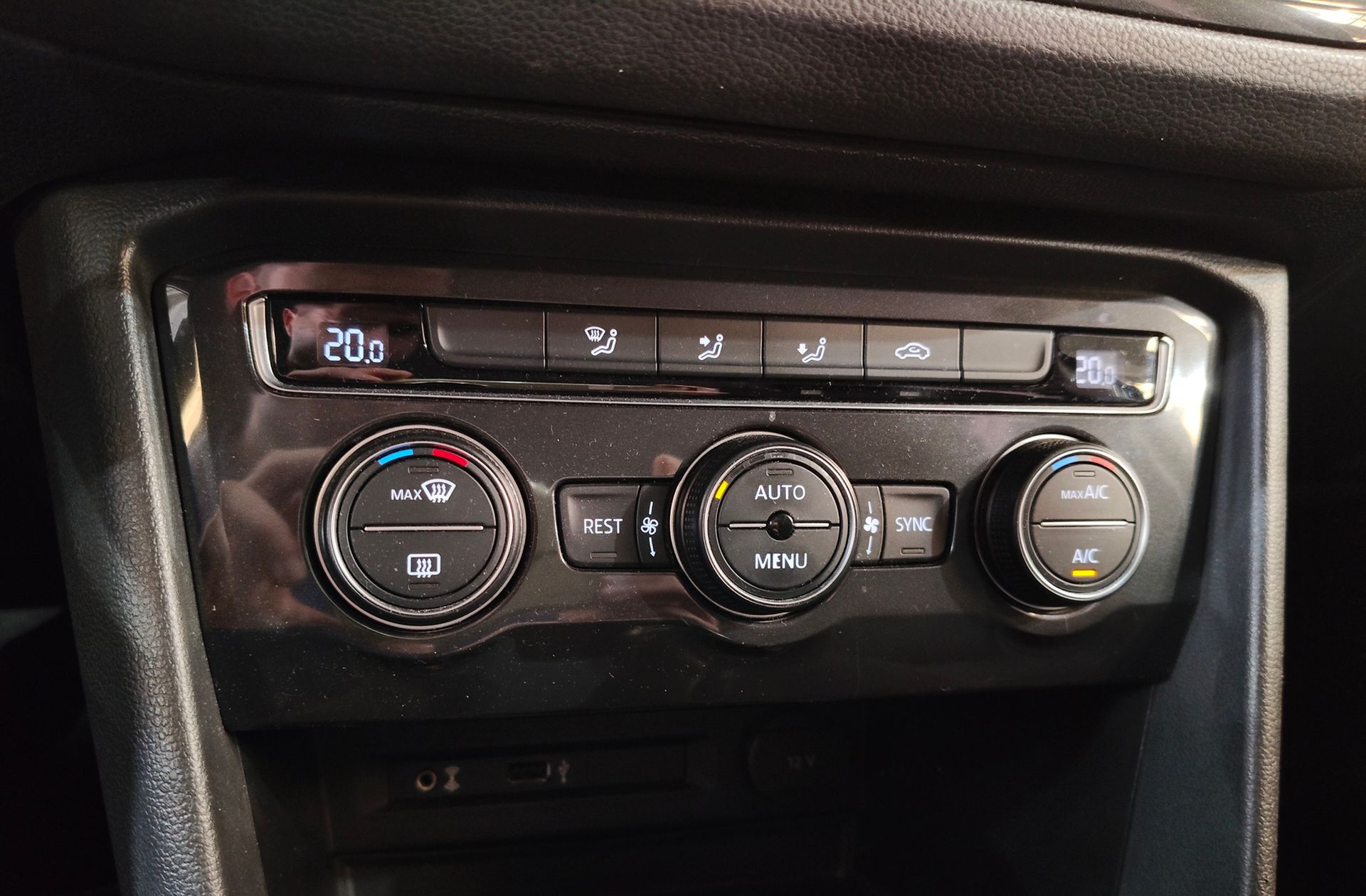 Volkswagen Tiguan Edition 2.0 TDI BMT - foto 26