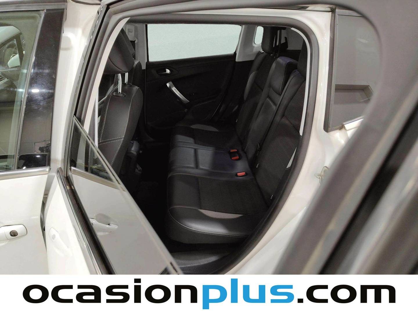 Foto asientos traseros Peugeot 2008 Peugeot 2008 PureTech 110 S&S Allure (110 CV)
