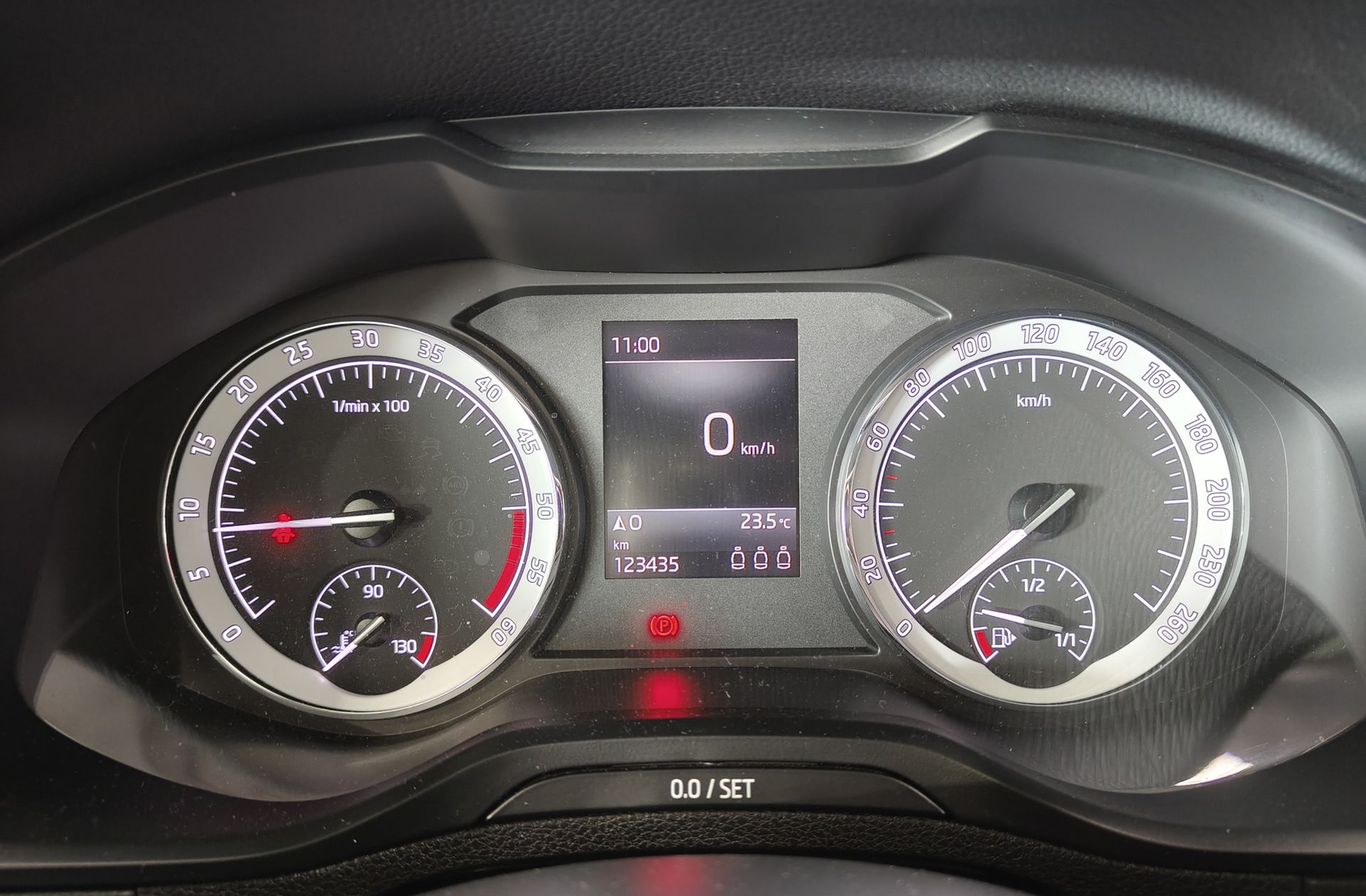 Škoda Karoq 2.0 TDI Ambition - foto 22