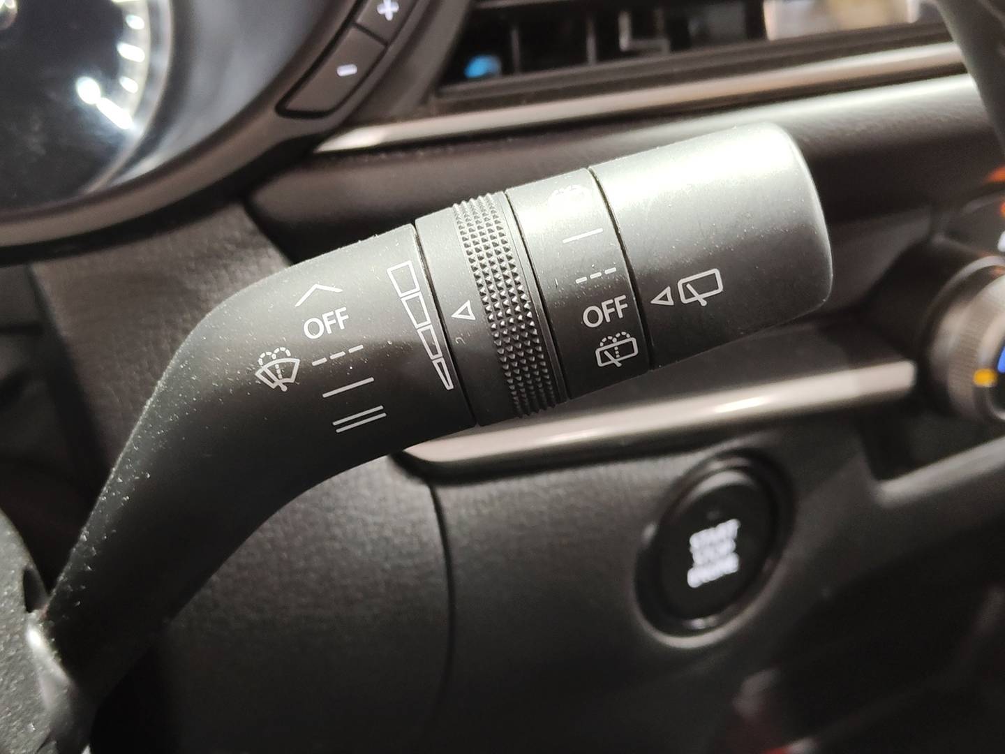 Foto Mazda CX-30 Mazda CX-30 e-SKY G MHEV Prime-line (140 CV)