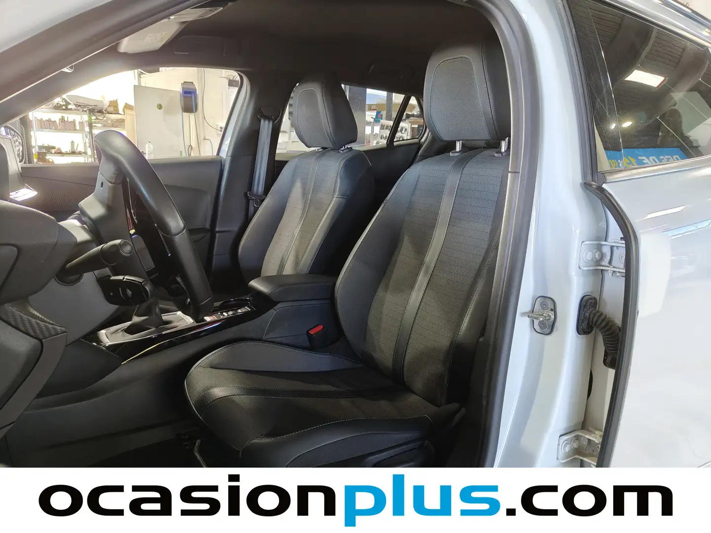 Foto Peugeot 2008 Peugeot 2008 PureTech 130 S&S Allure Pack (130 CV)