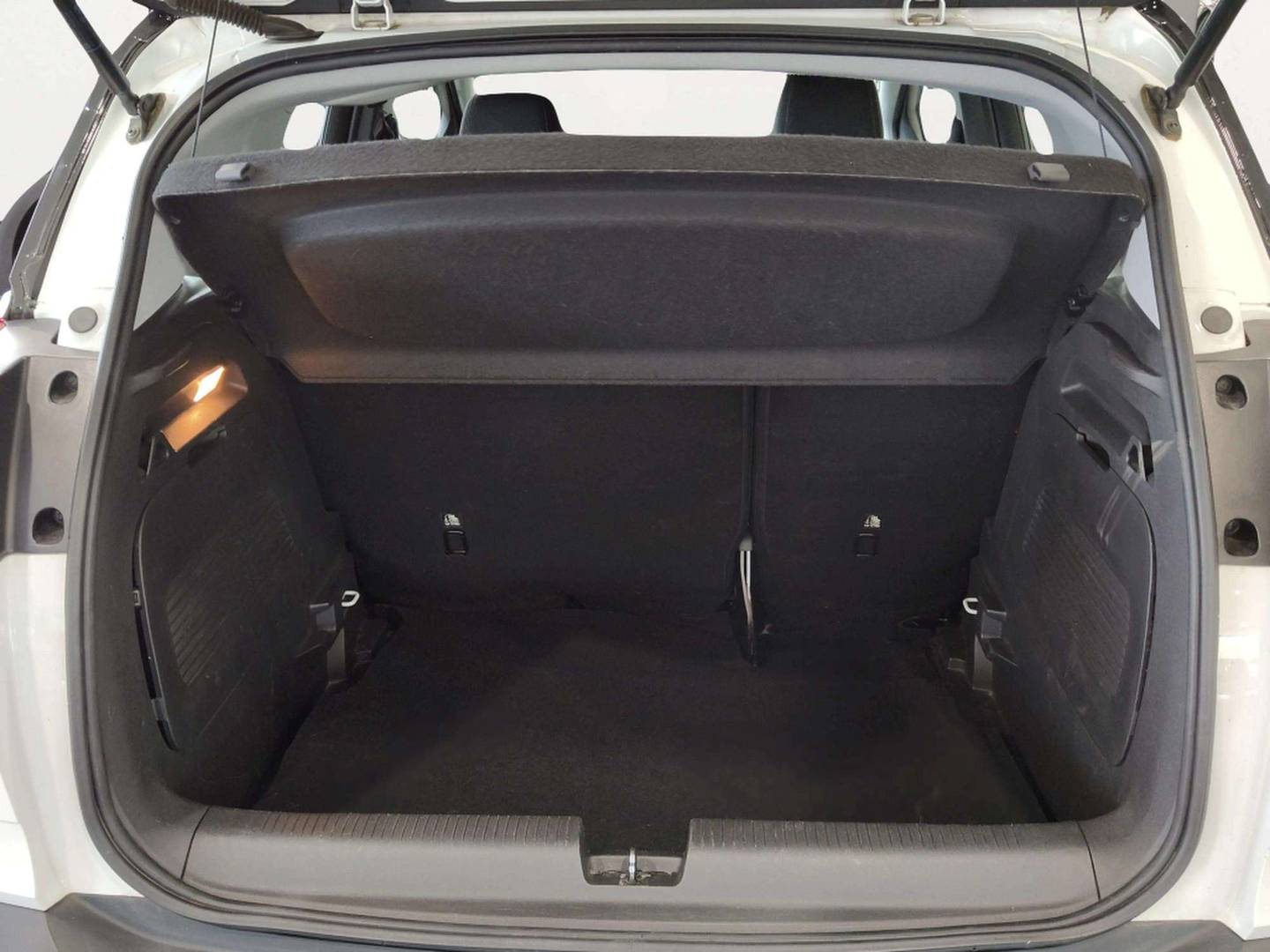 Fotos maletero Opel Crossland X Opel Crossland X 1.2 S&S Design Line 120 Aniversario (110 CV)