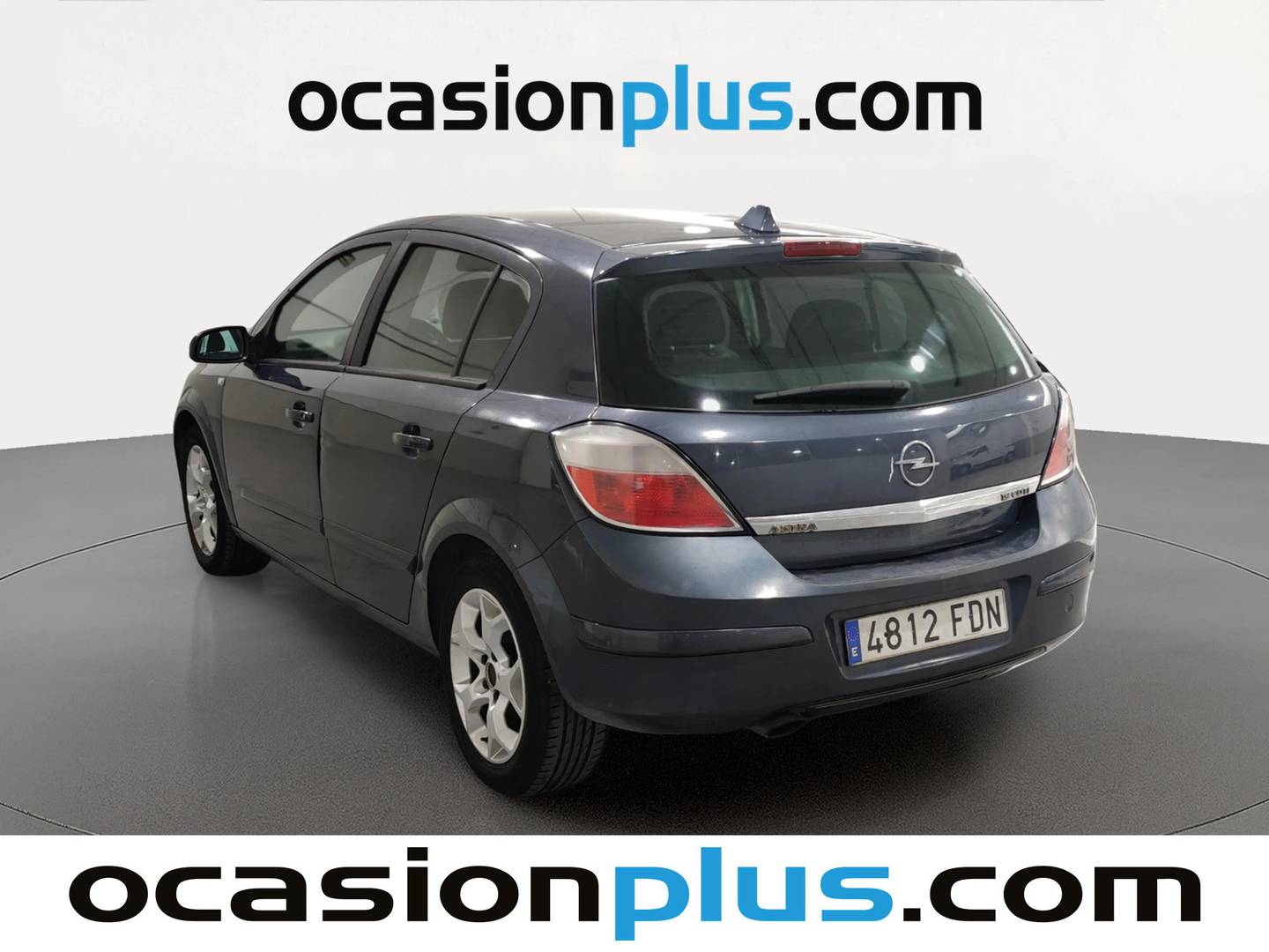Foto trasera Opel Astra Opel Astra 1.9 CDTI Sport (120 CV) izquierda