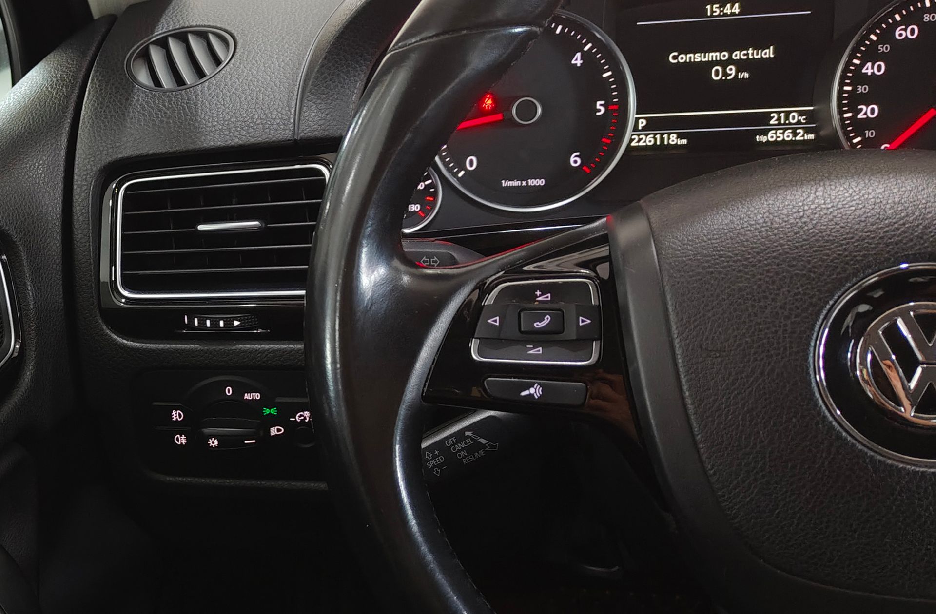Volkswagen Touareg 3.0 TDI BMT tiptronic - foto 28