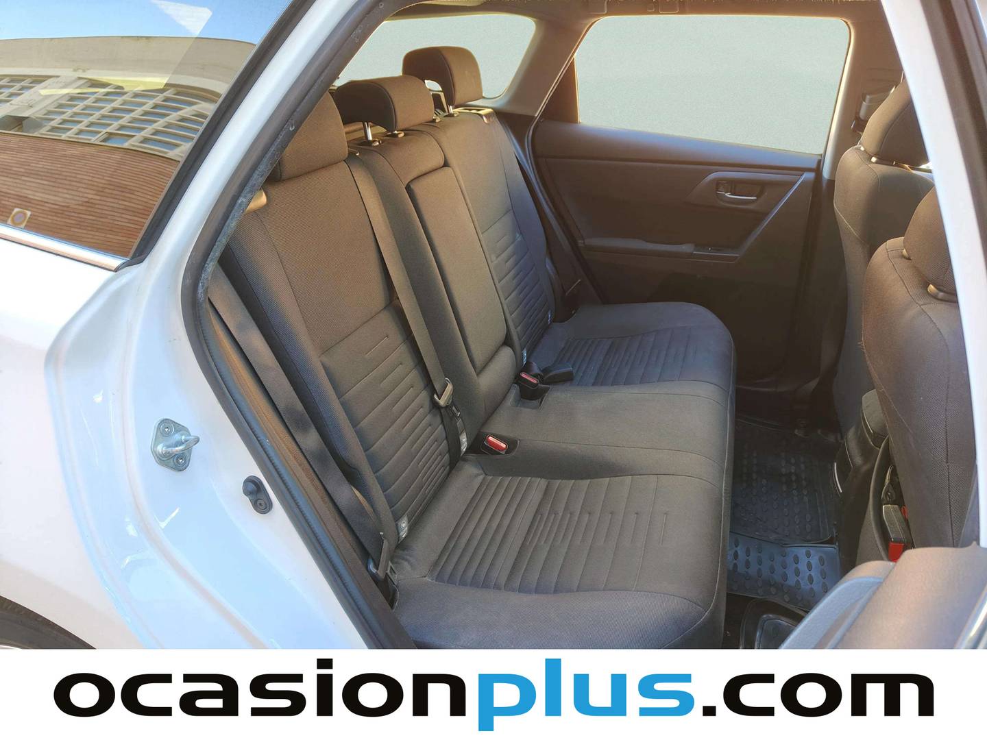 Foto Toyota Auris Toyota Auris 140H Touring Sports Active (136 CV)