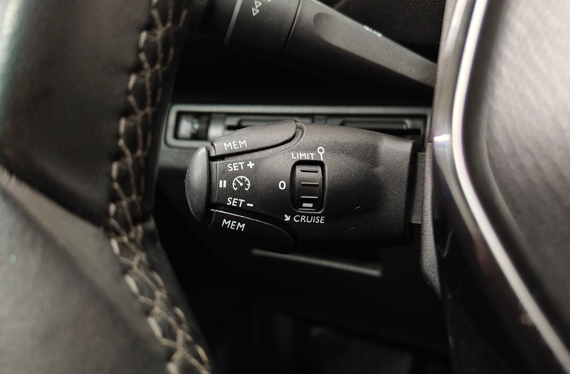 Peugeot 3008 PureTech 130 Allure - foto 30
