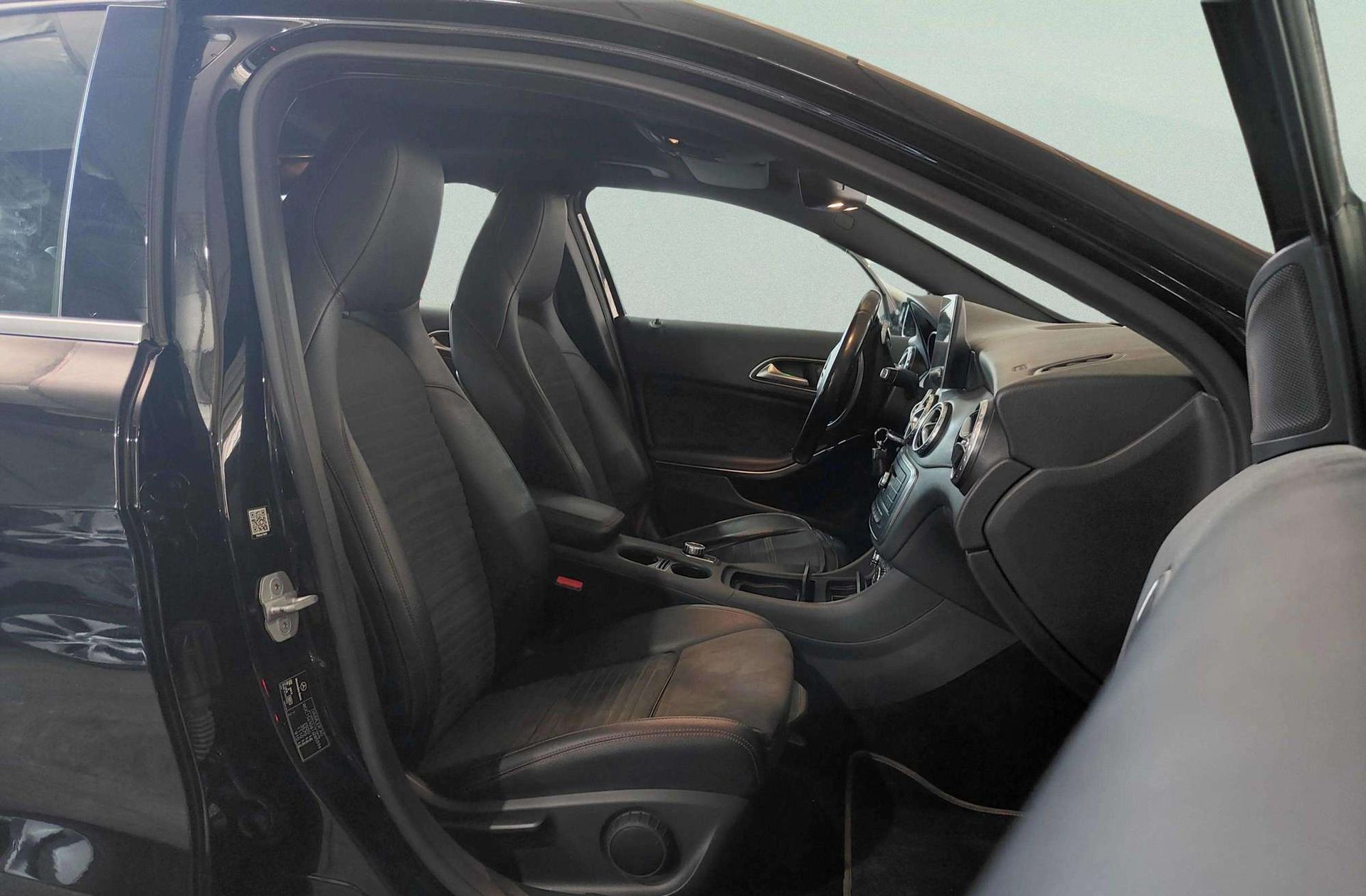Mercedes-Benz GLA 200 d AMG Line - foto 19