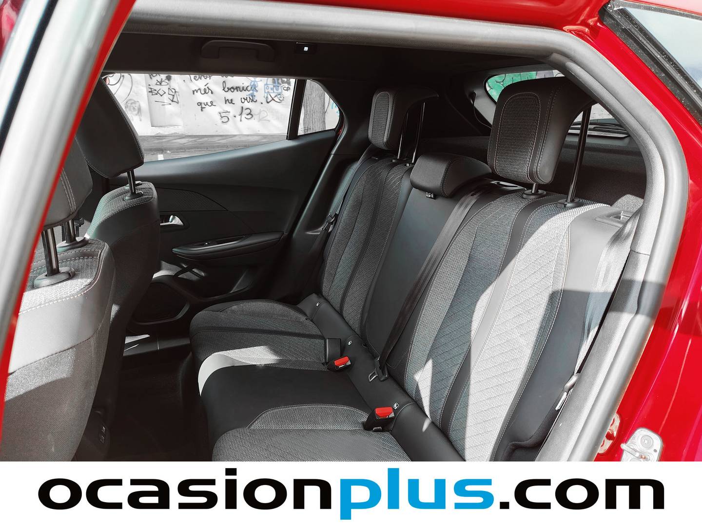 Foto Peugeot 2008 Peugeot 2008 Allure Hybrid eDCS6 (136 CV)