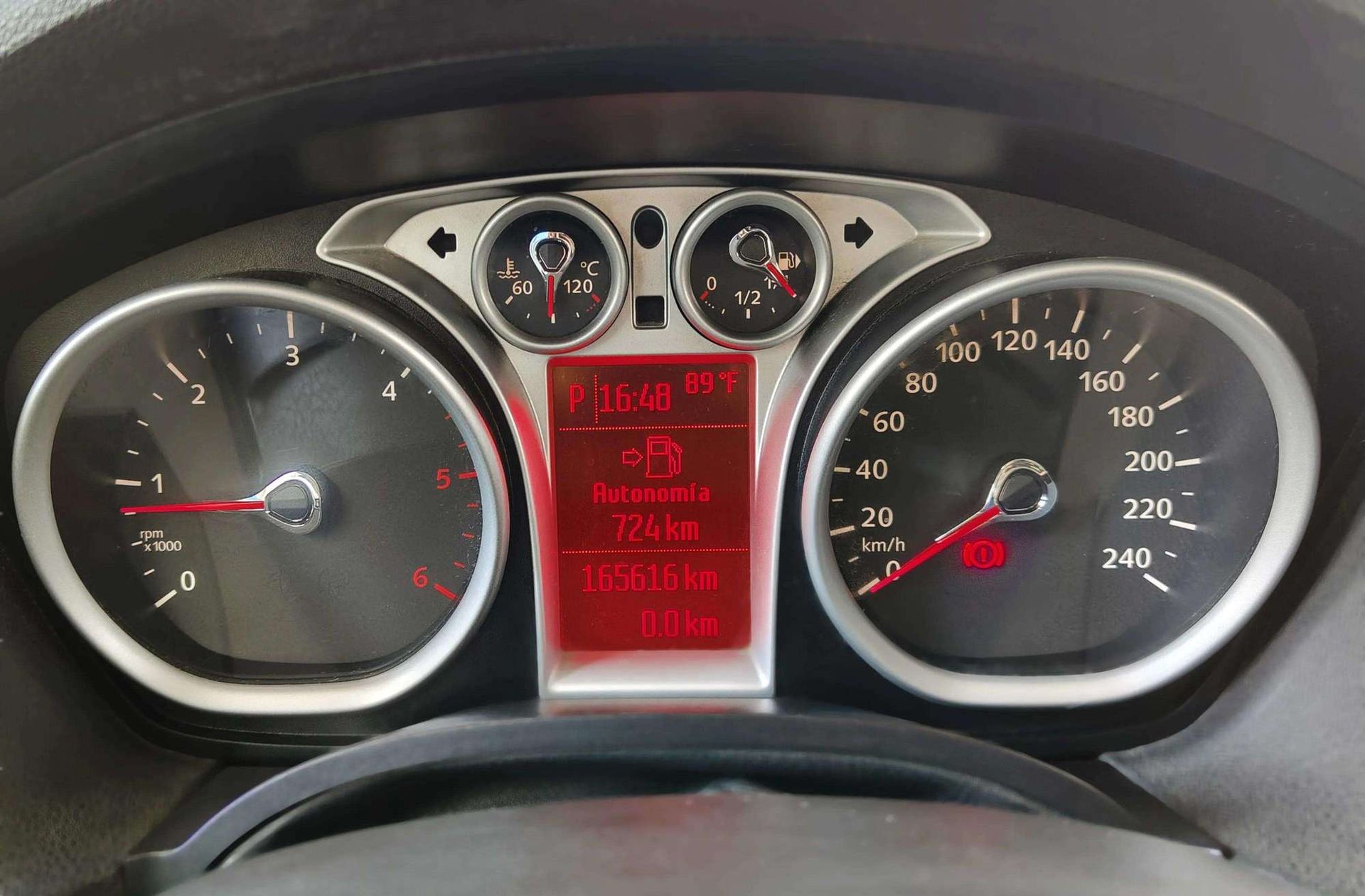 Ford Kuga 2.0 TDCi Titanium 4x4 Powershift - foto 25