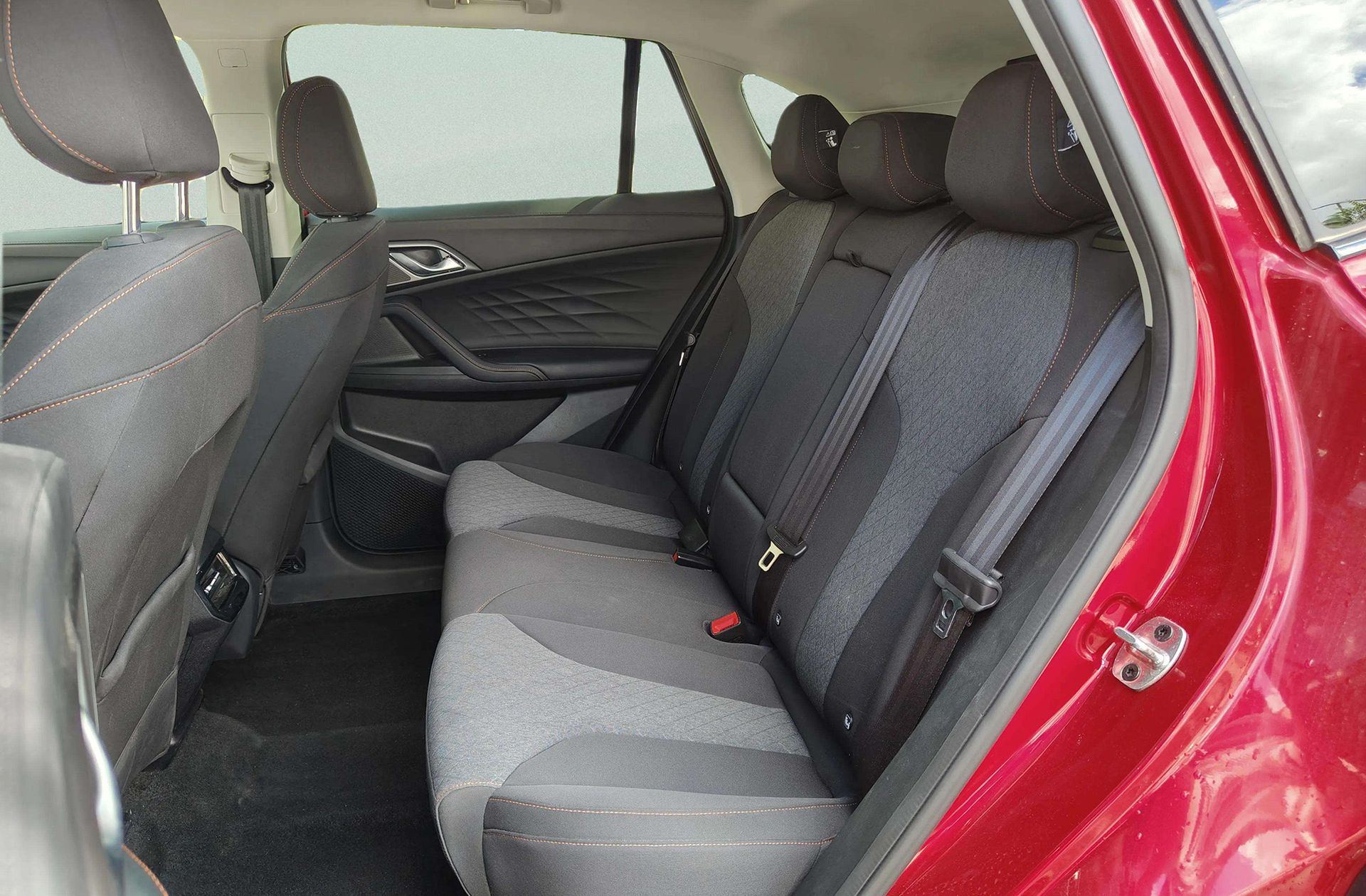 MG HS 1.5T Comfort DCT - foto 12