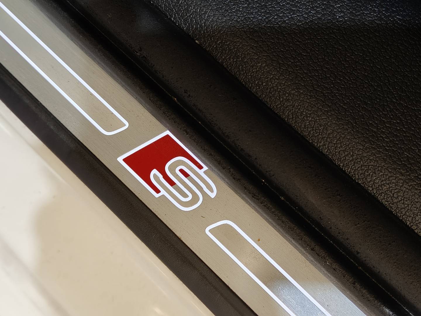 Foto Audi A4 Audi A4 Avant Black line edition 2.0 TDI (150 CV) S tronic