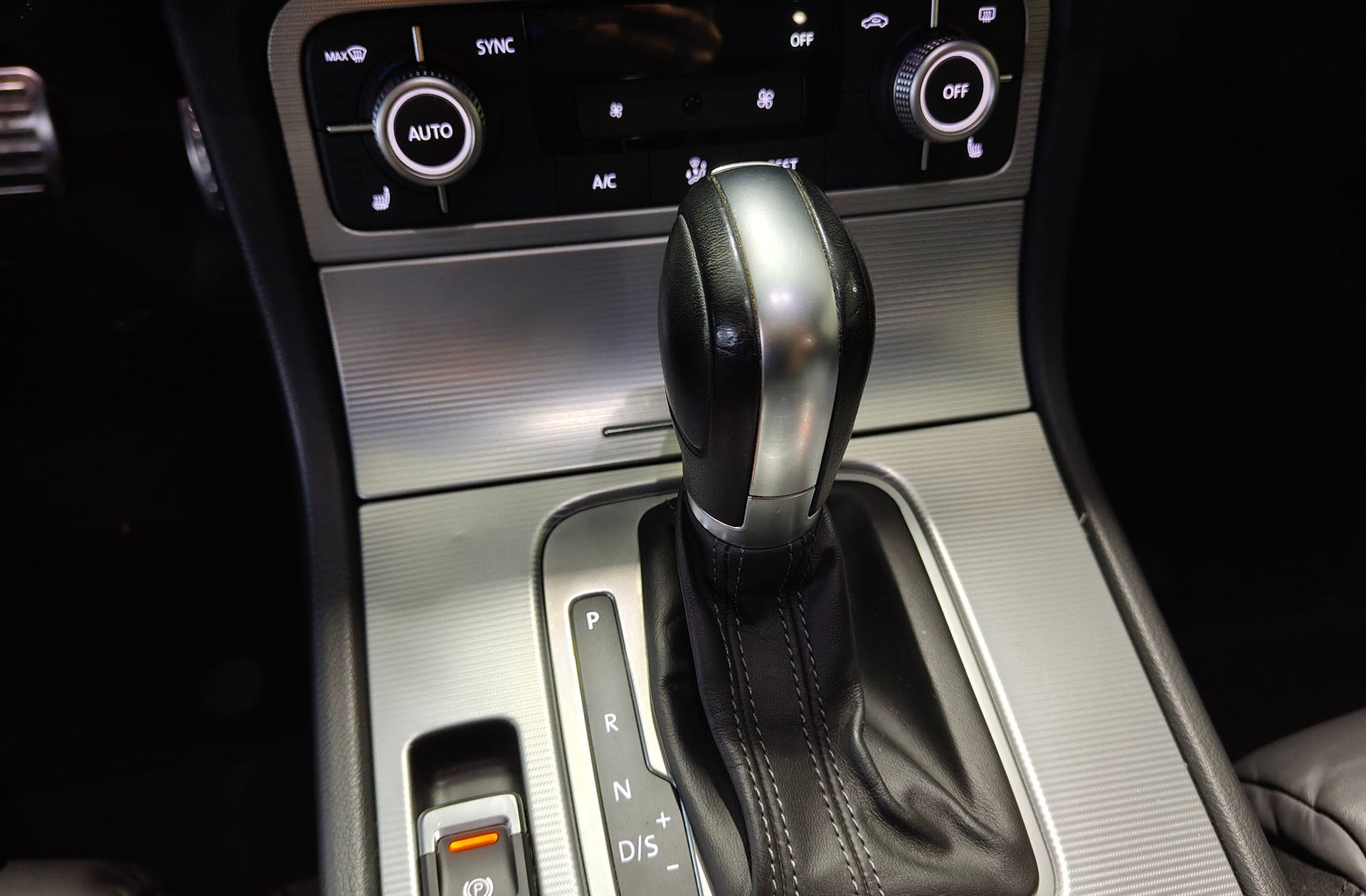 Volkswagen Touareg R-Line 3.0 TDI BMT Tiptronic - foto 6