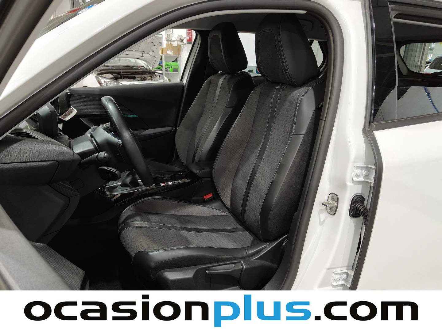 Foto asientos delanteros Peugeot 2008 Peugeot 2008 BlueHDi 110 Allure Pack (110 CV)