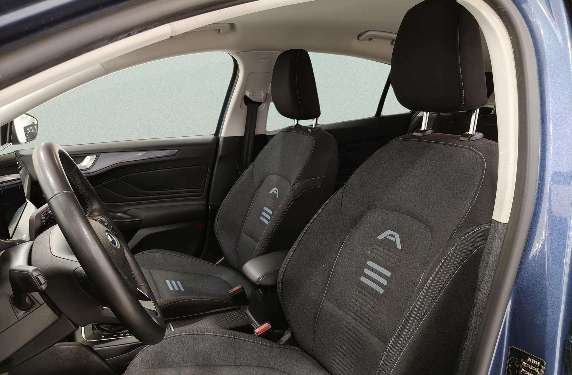 Ford Focus 1.0 EcoBoost MHEV Active - foto 15