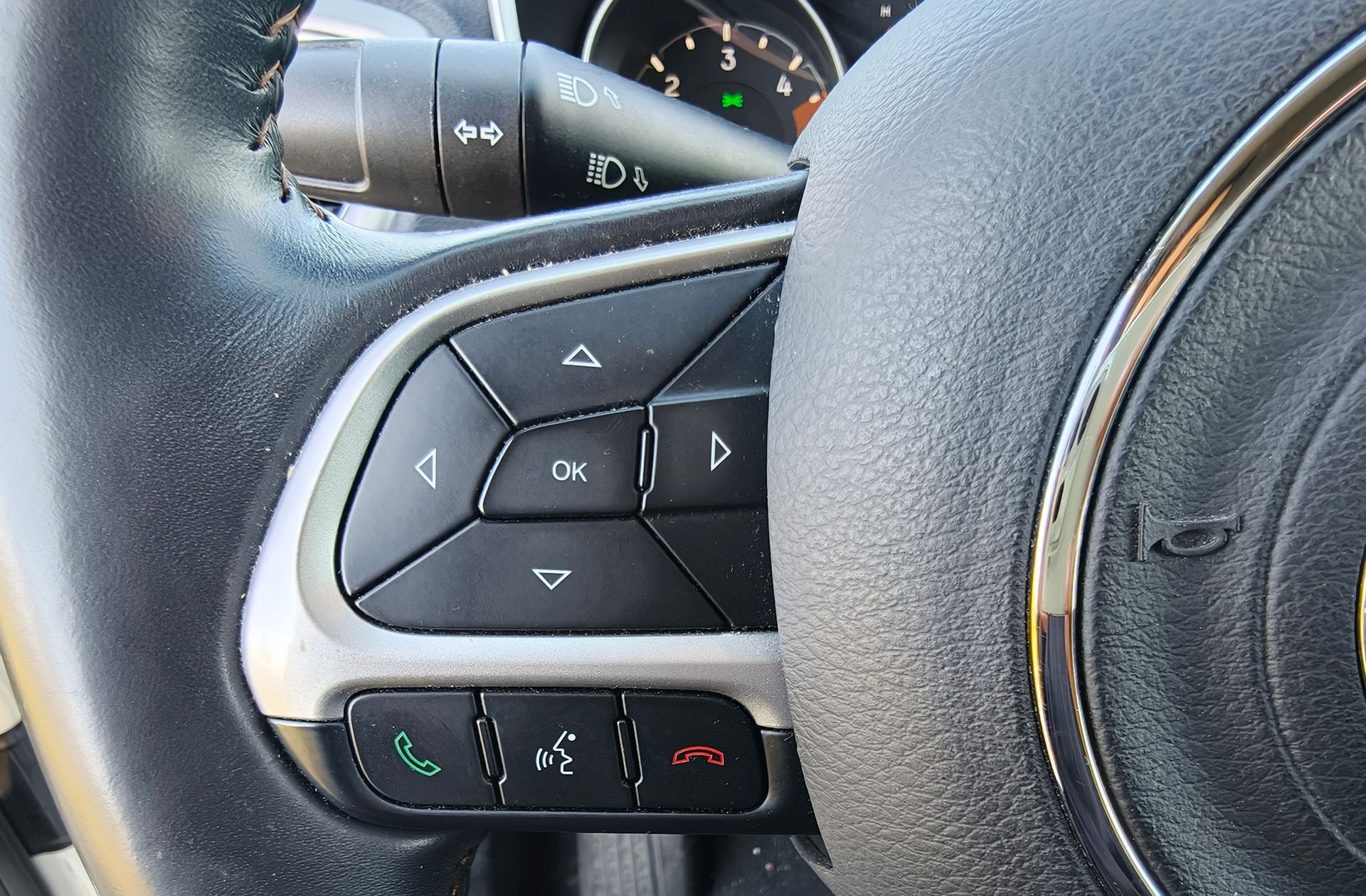 Jeep Compass 1.6 MultiJet Longitude 4x2 - foto 24