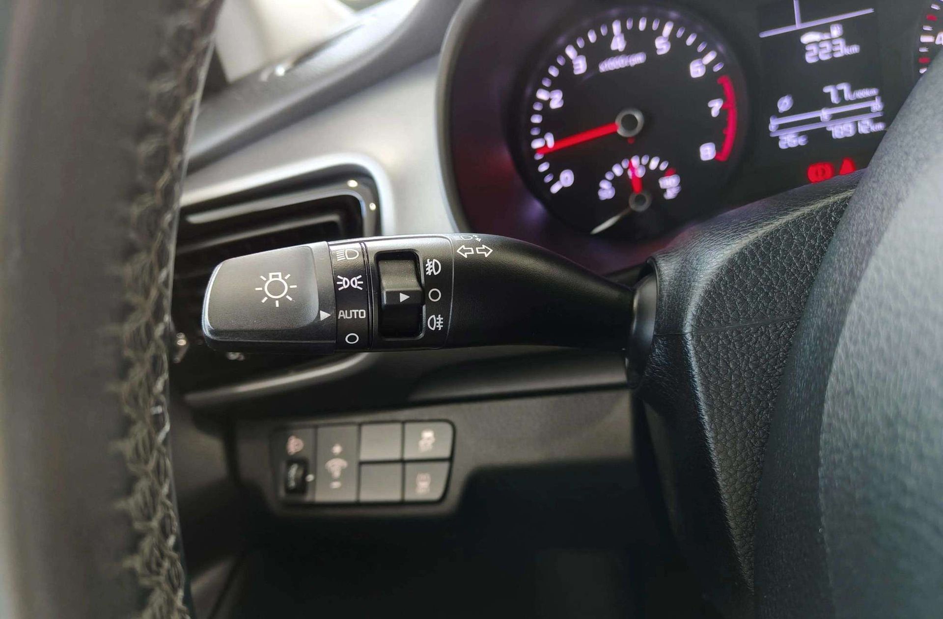 Kia Stonic 1.0 T-GDi Drive - foto 25