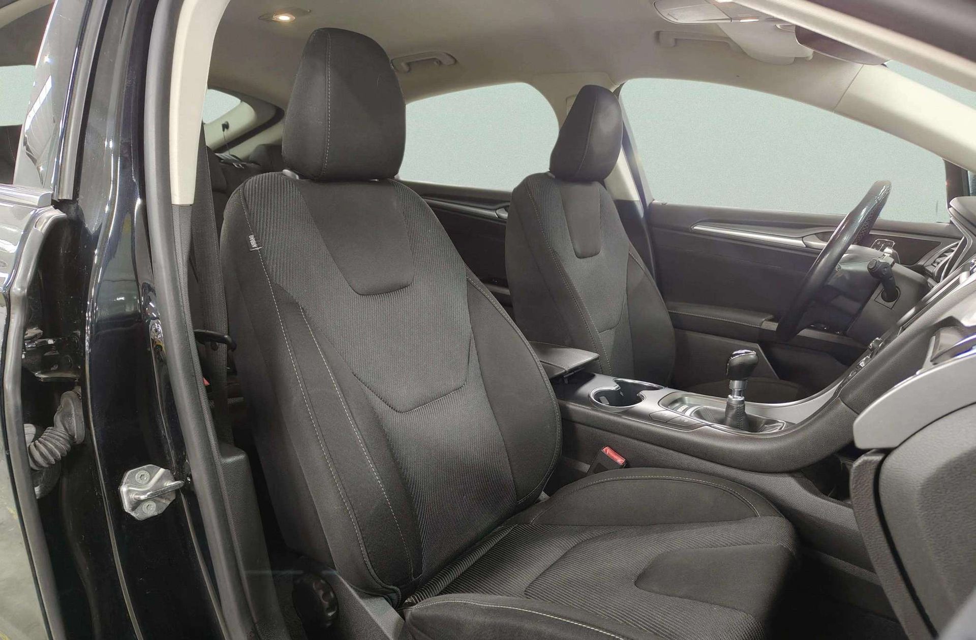 Ford Mondeo 1.5 EcoBoost Titanium - foto 17