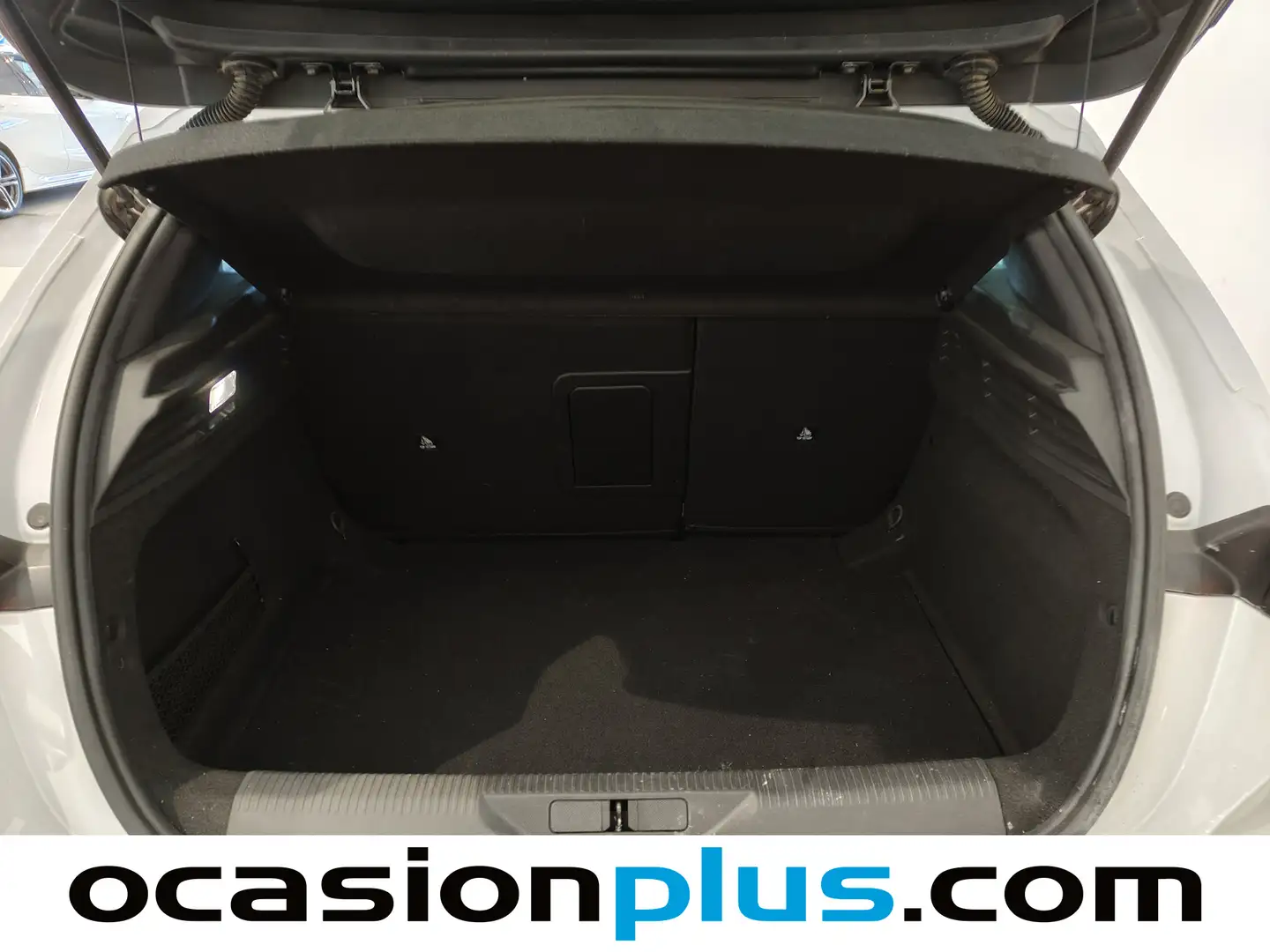 Foto Peugeot 308 Peugeot 308 GT Hybrid e-DCS6 (136 CV)