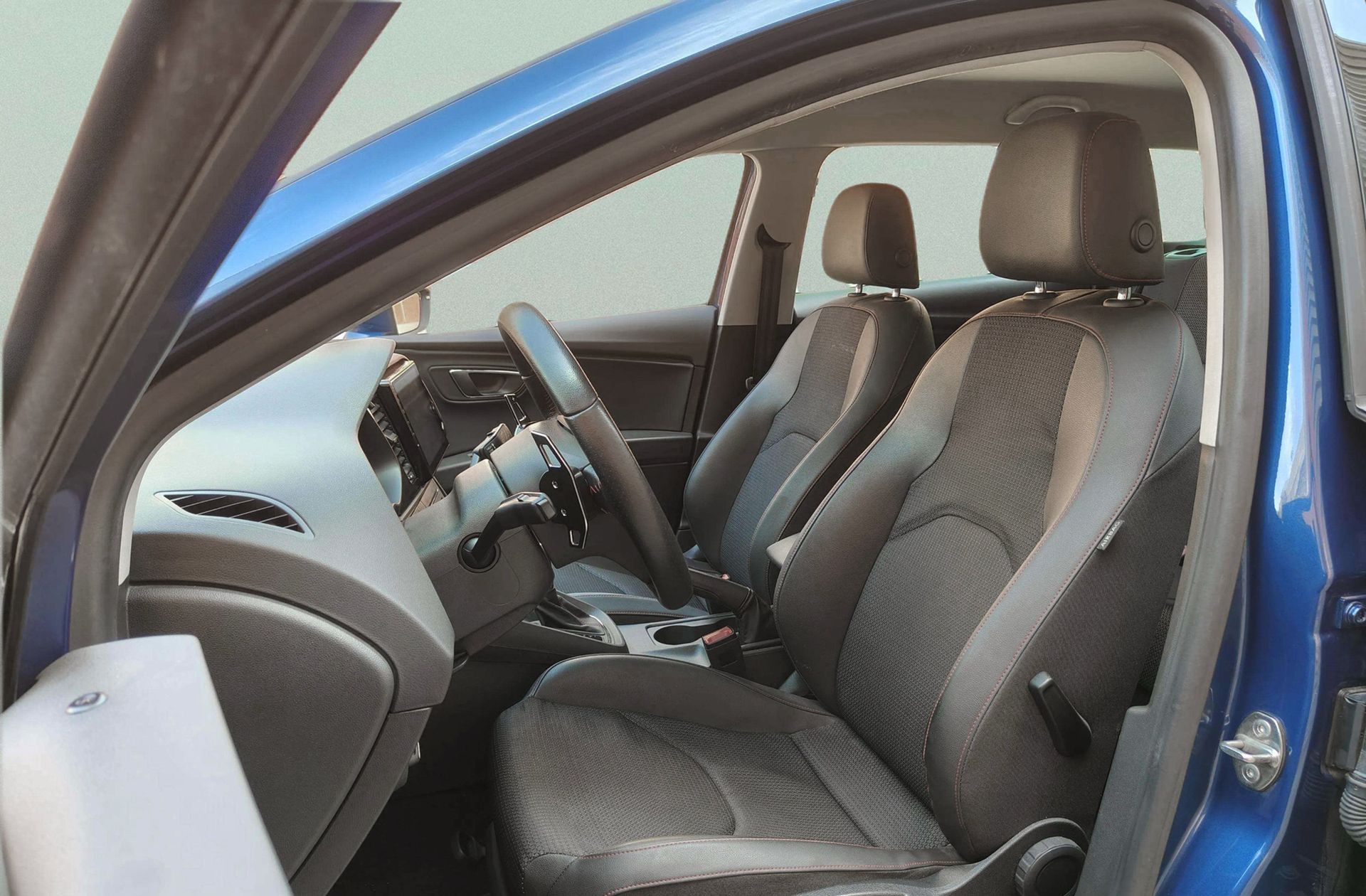 SEAT León ST 2.0 TDI FR DSG - foto 12