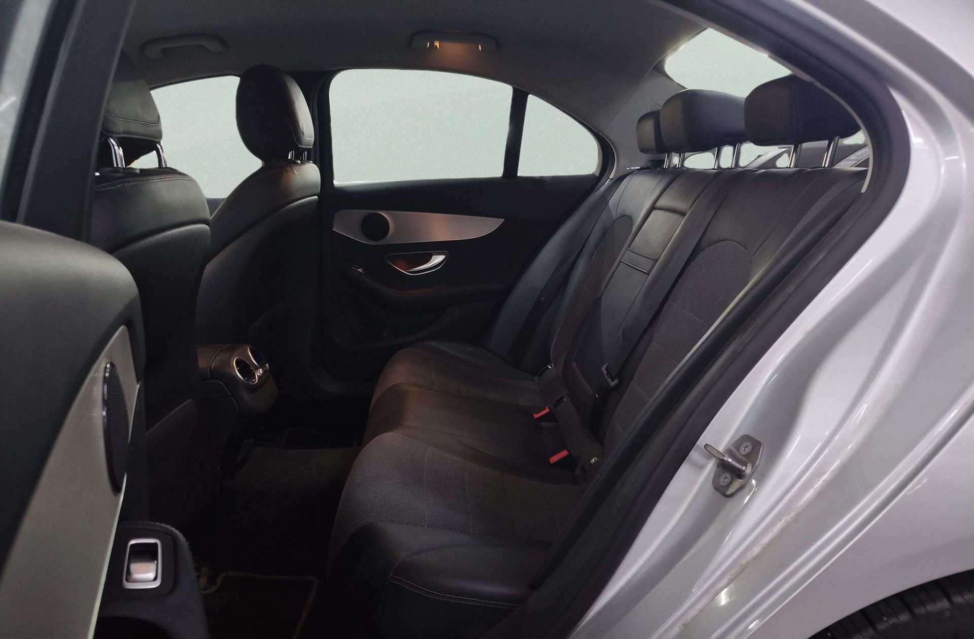Mercedes-Benz Clase C C 200 Pack AMG - foto 13