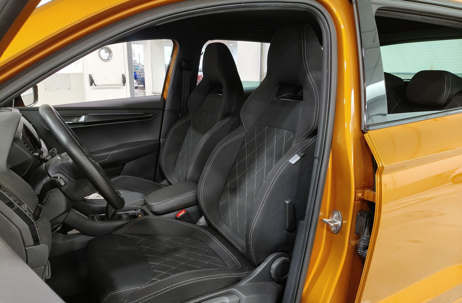 Škoda Karoq 2.0 TDI Sportline - foto 12