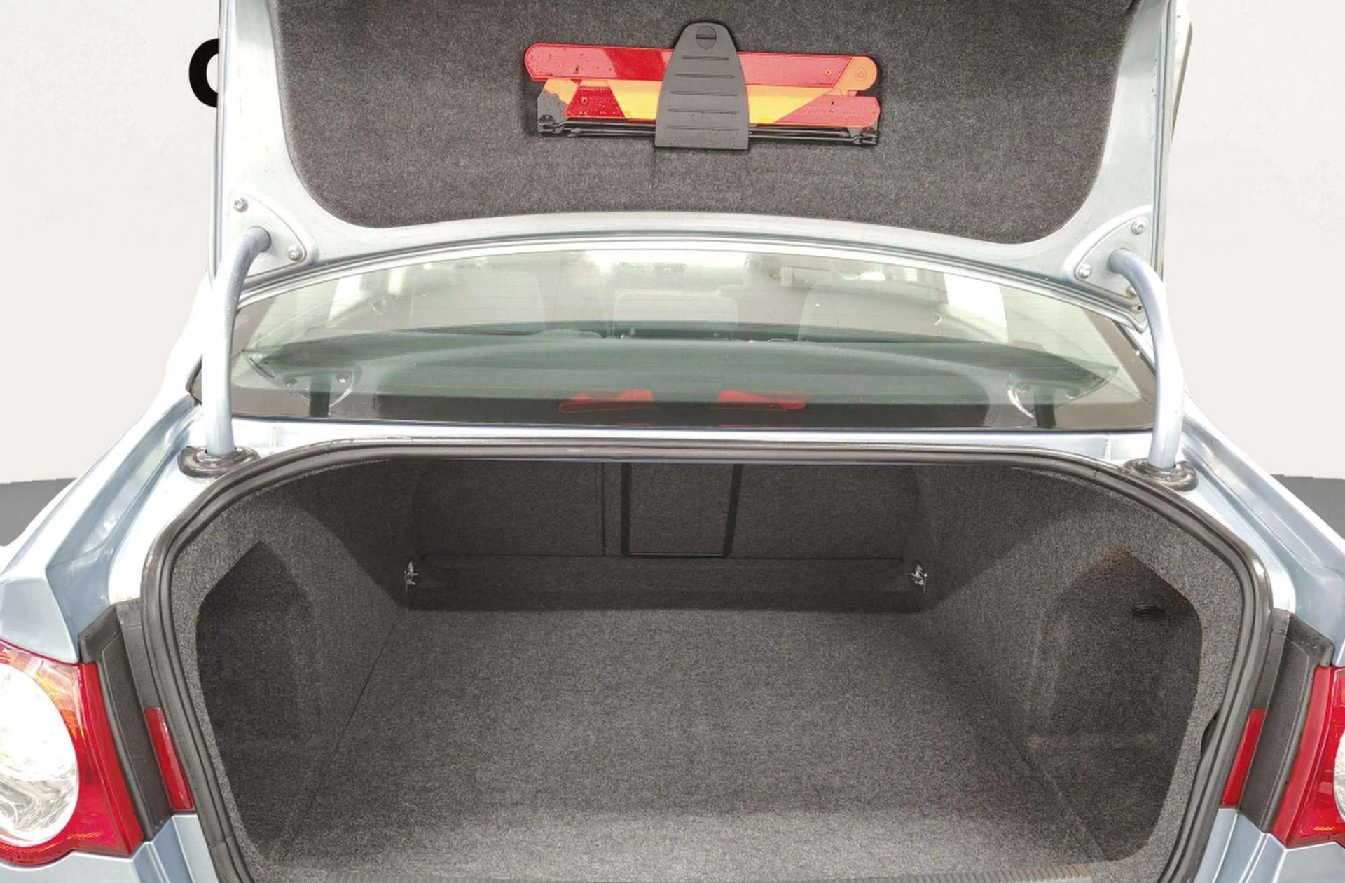 Volkswagen Passat 2.0 TDI DPF Edition Plus - foto 12