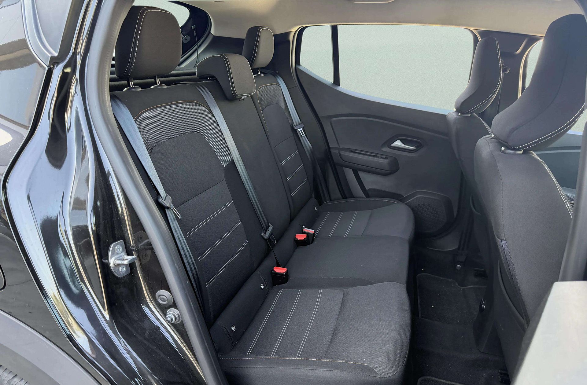 Dacia Sandero Stepway Expression Go TCe - foto 18